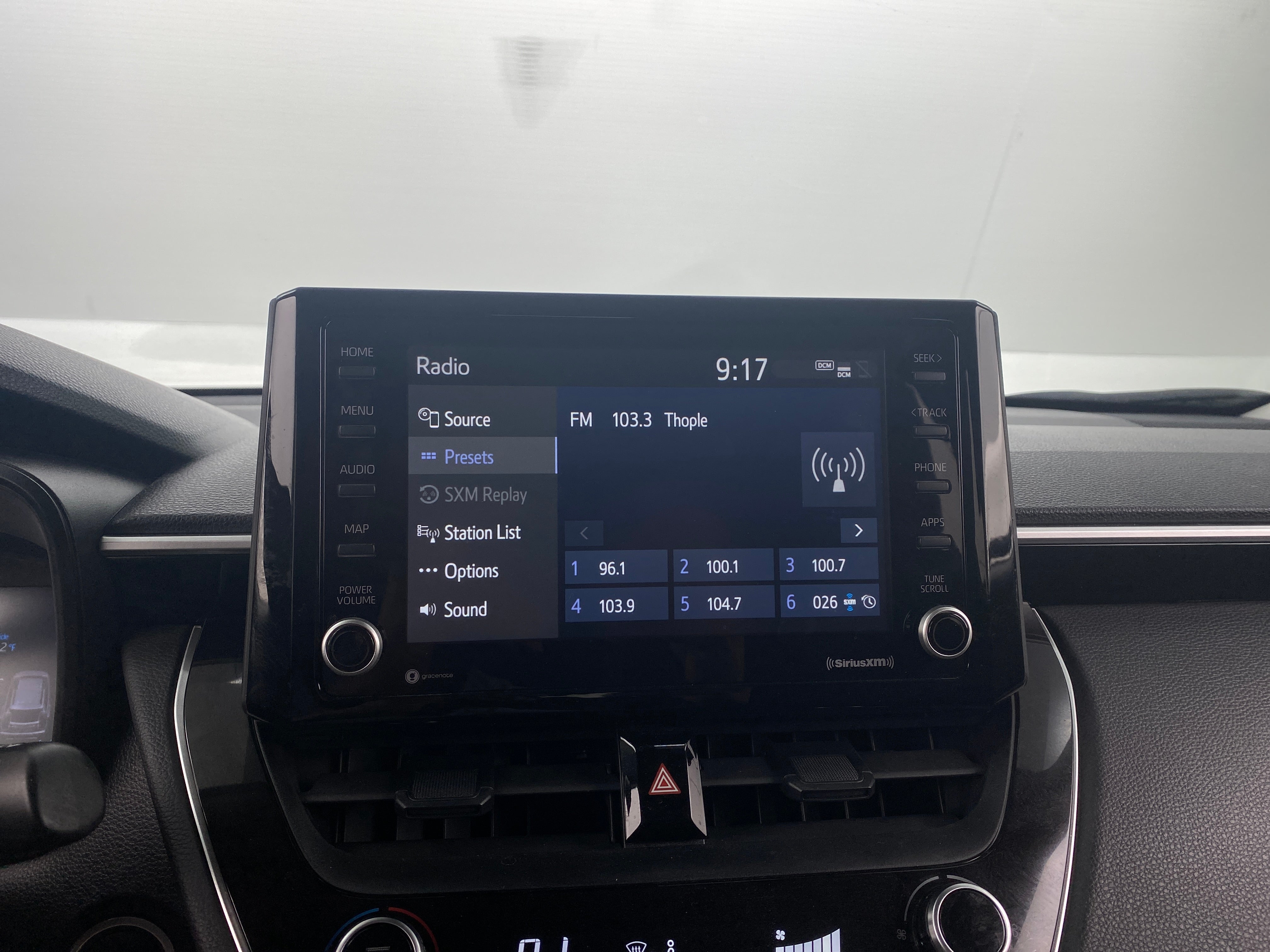 2022 Toyota Corolla Cross LE 4