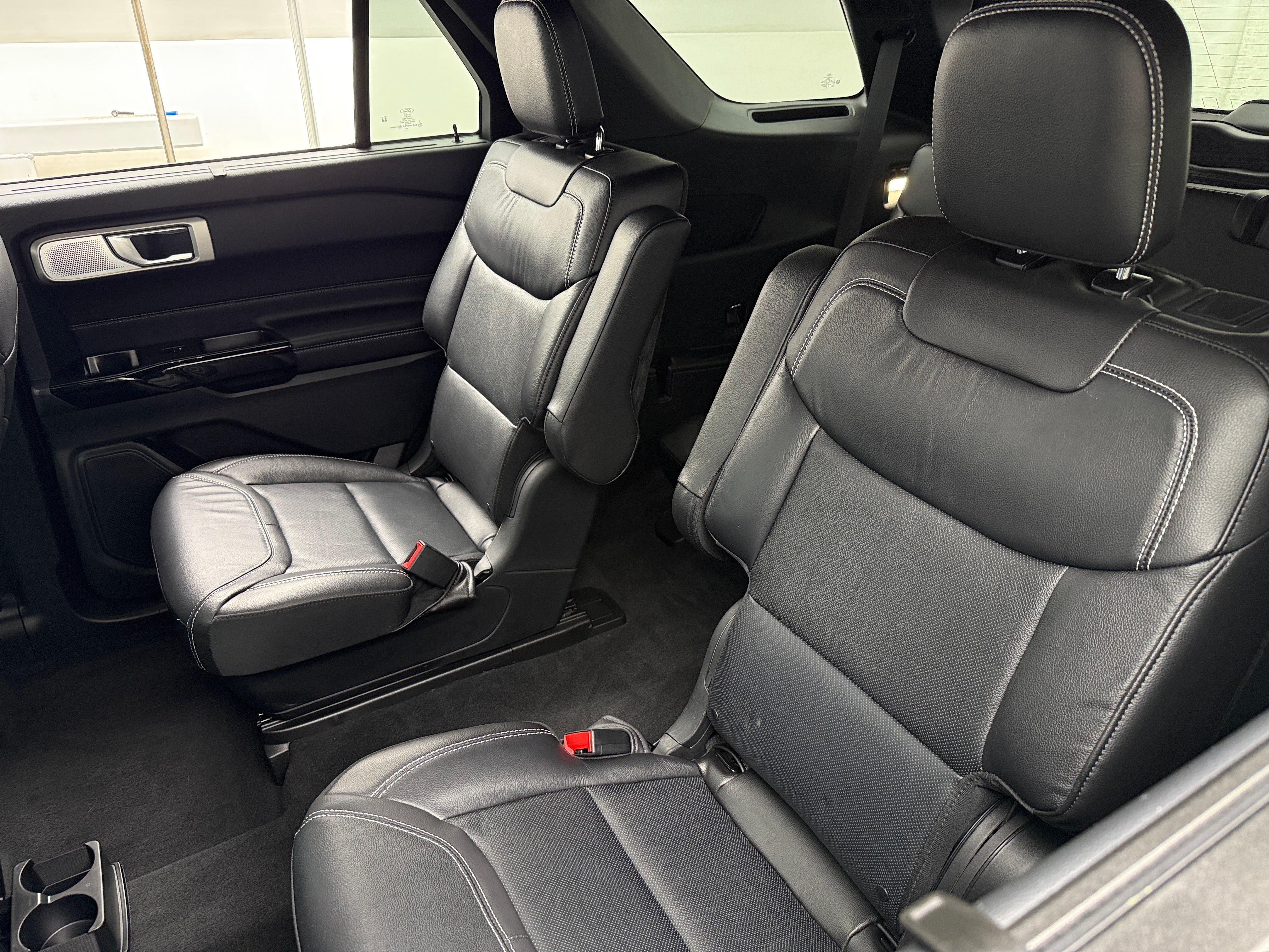 2023 Ford Explorer ST 5