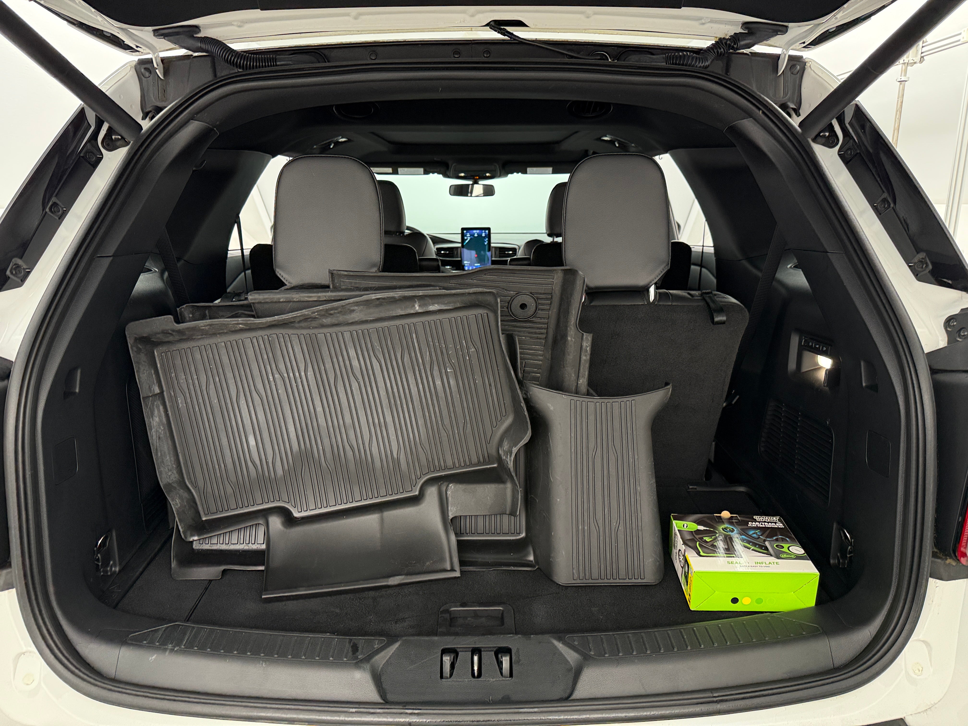 2023 Ford Explorer ST 6