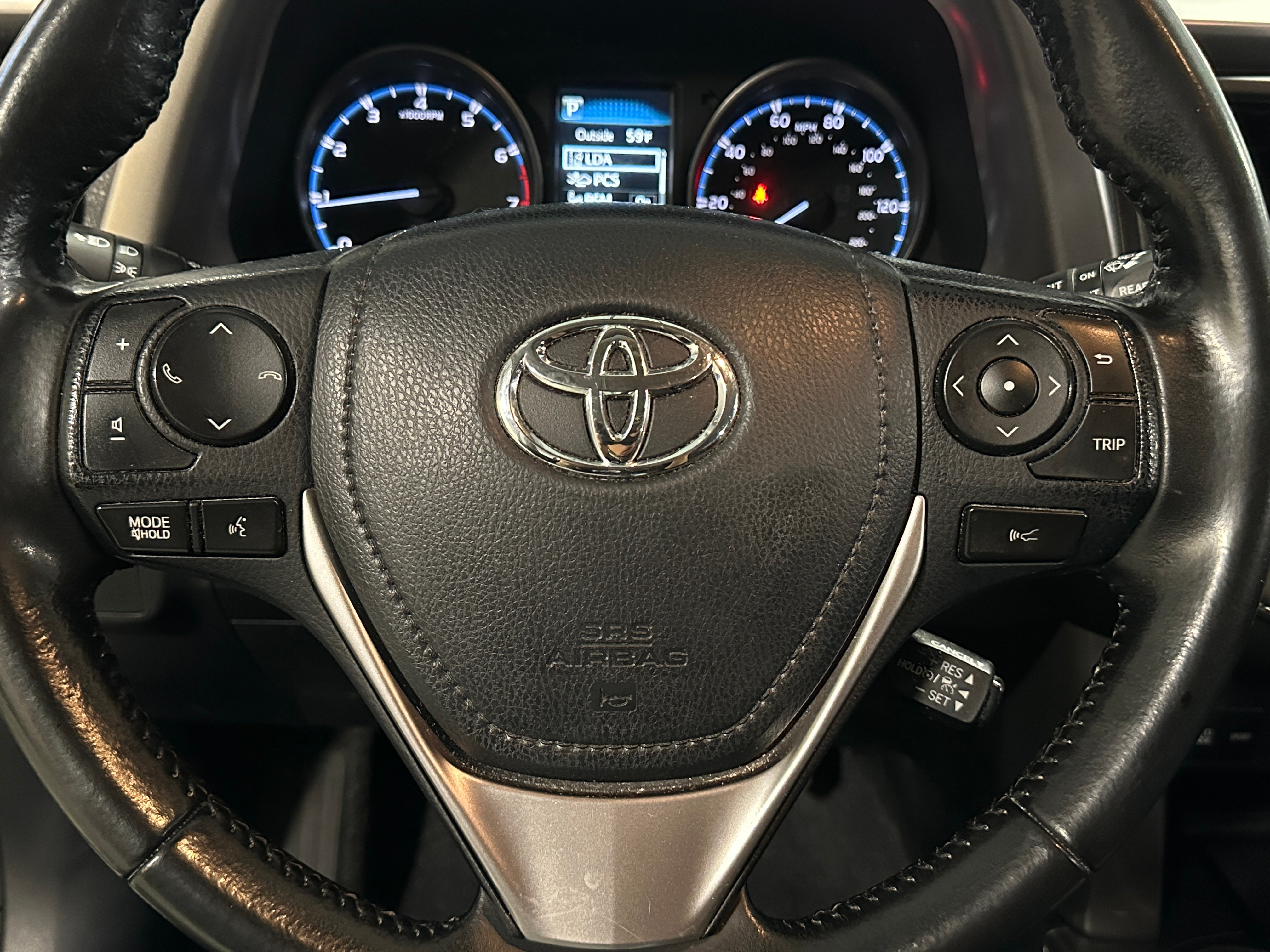 2017 Toyota RAV4 XLE 5