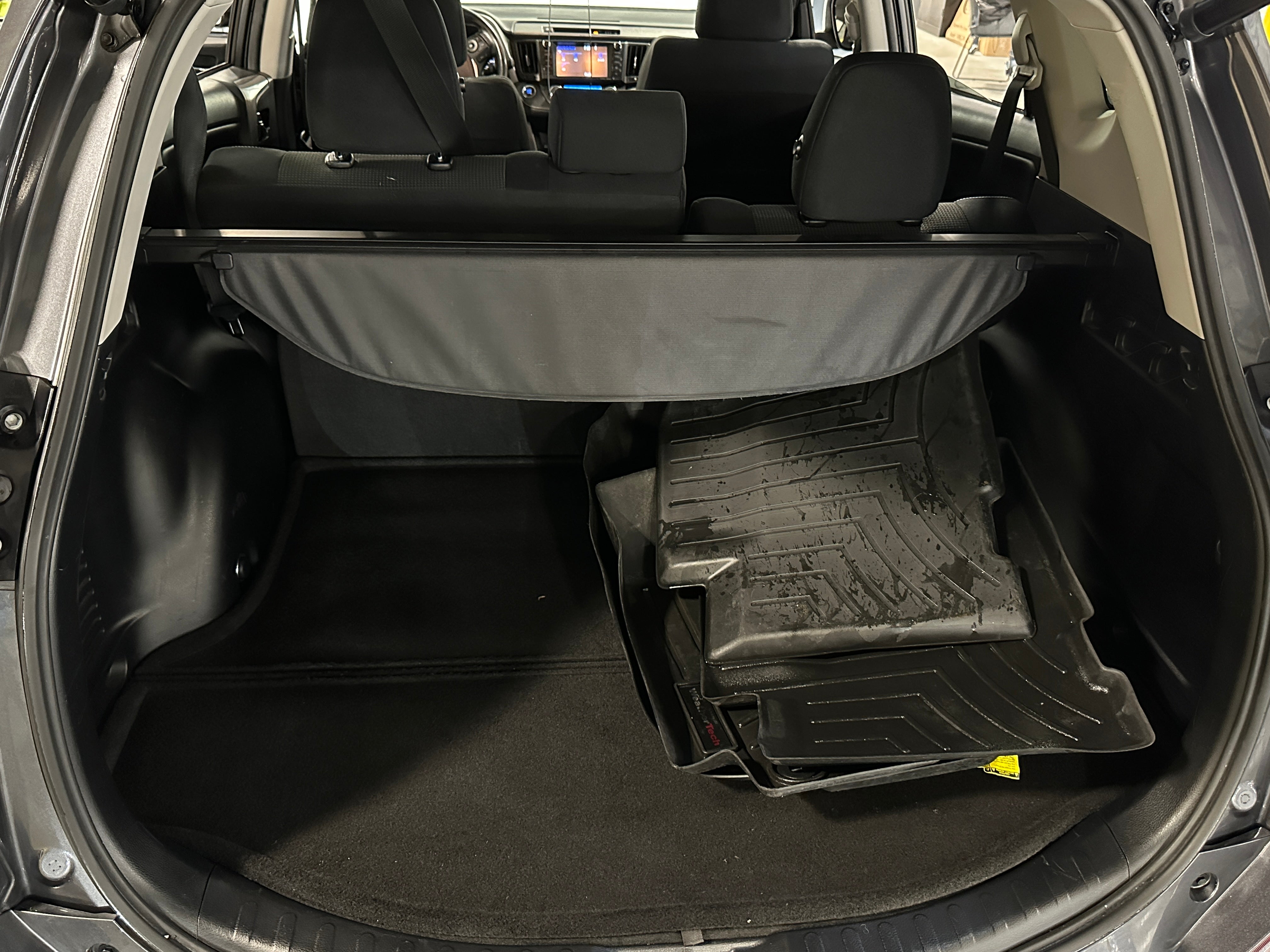 2017 Toyota RAV4 XLE 7