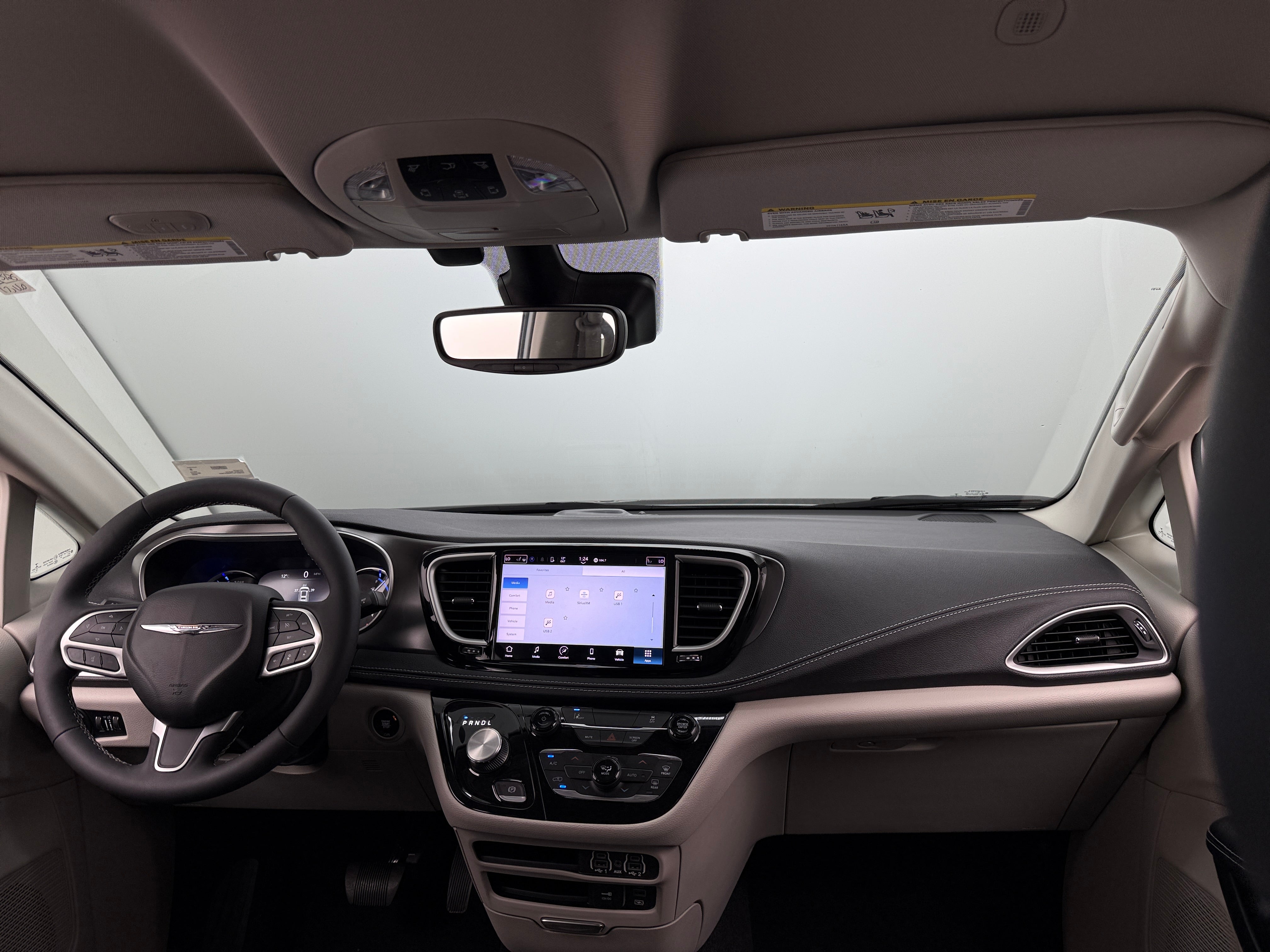 2022 Chrysler Pacifica Hybrid Touring L 2