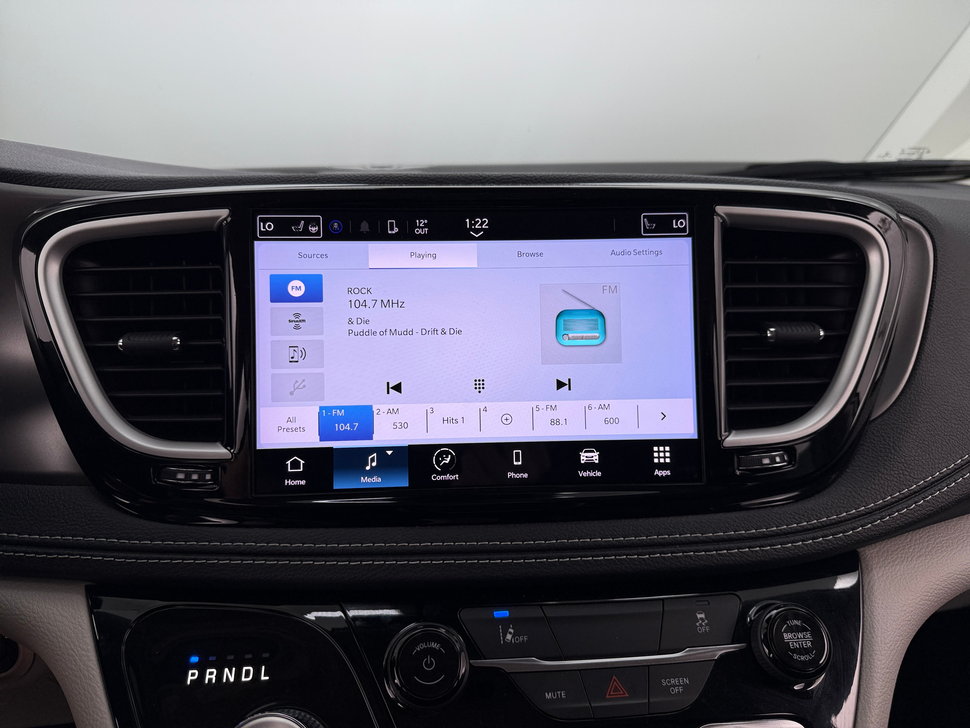 2022 Chrysler Pacifica Hybrid Touring L 3
