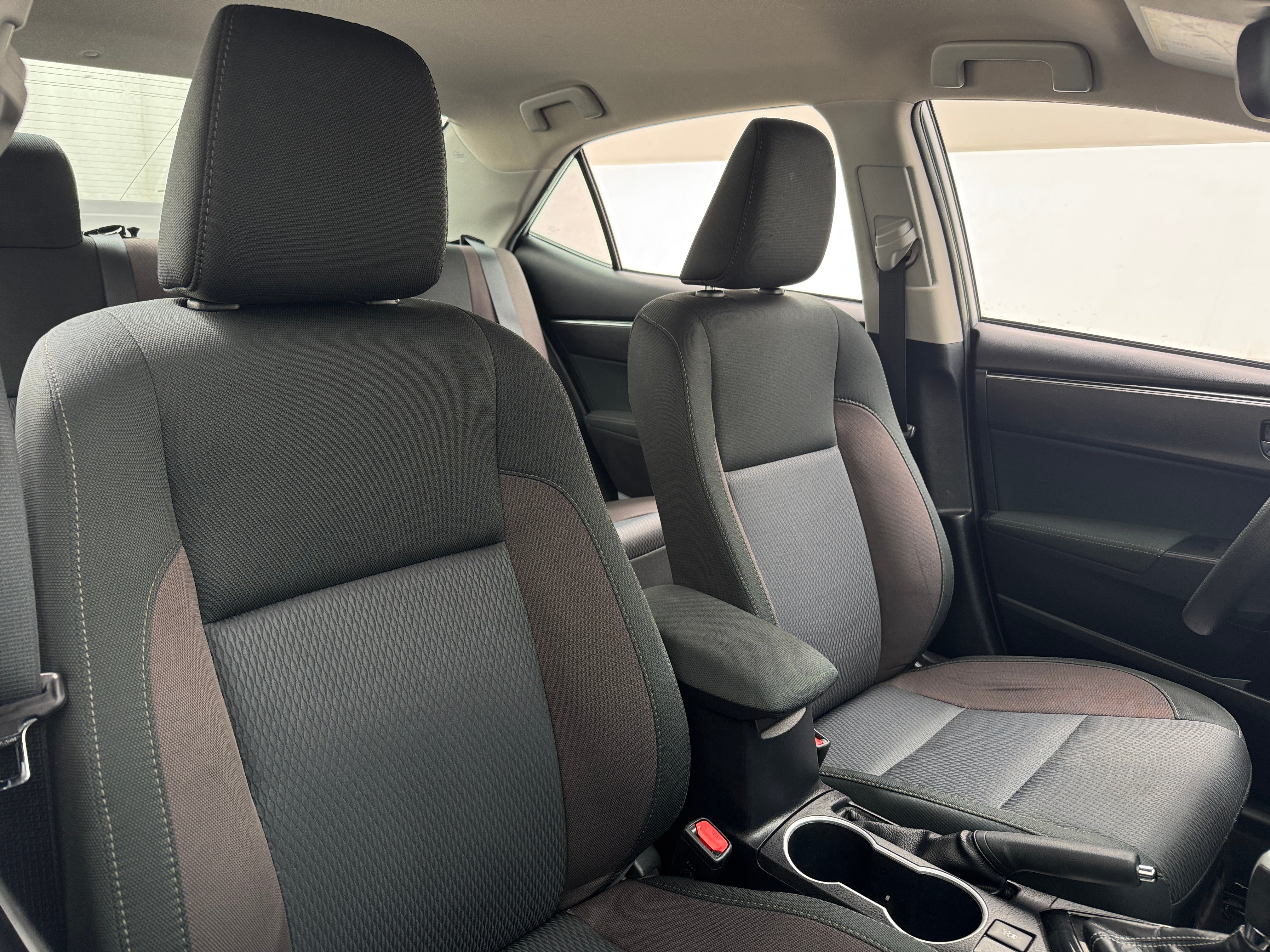 2018 Toyota Corolla LE 2