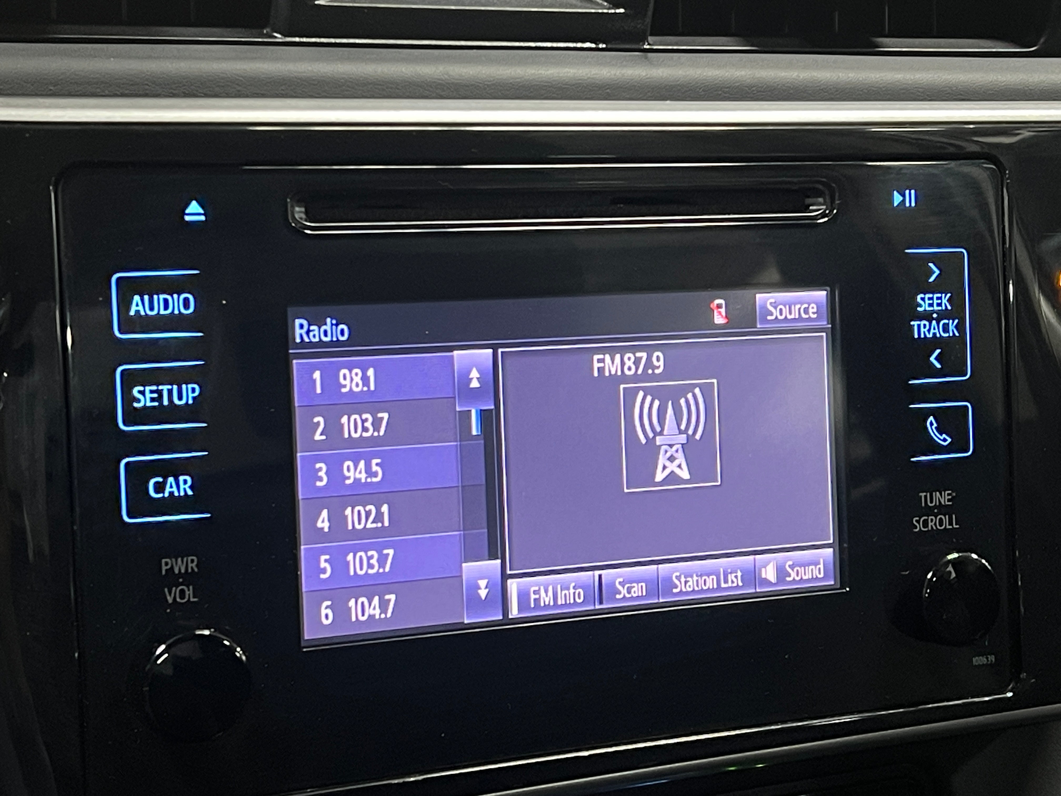 2018 Toyota Corolla LE 4