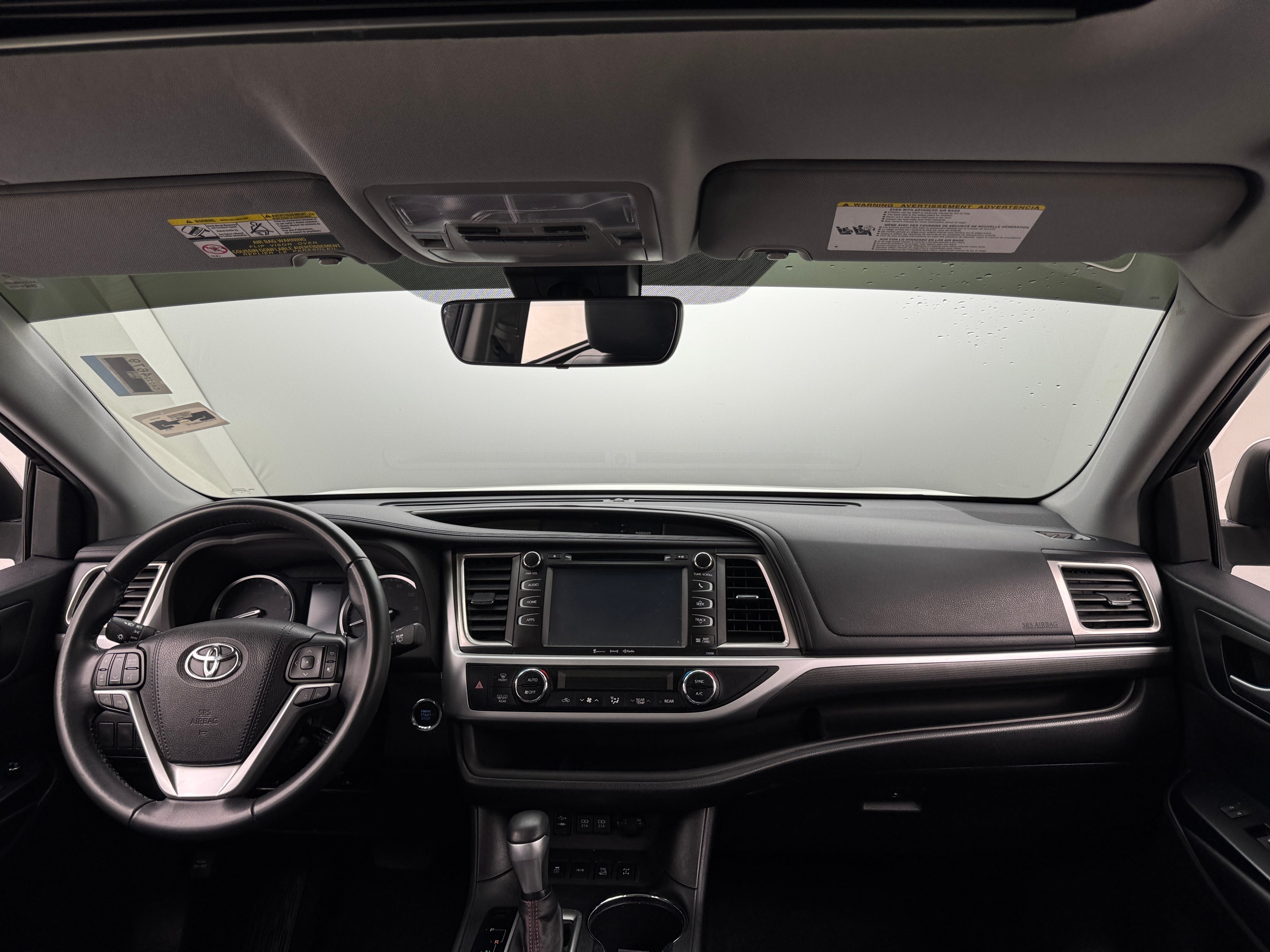 2019 Toyota Highlander SE 2