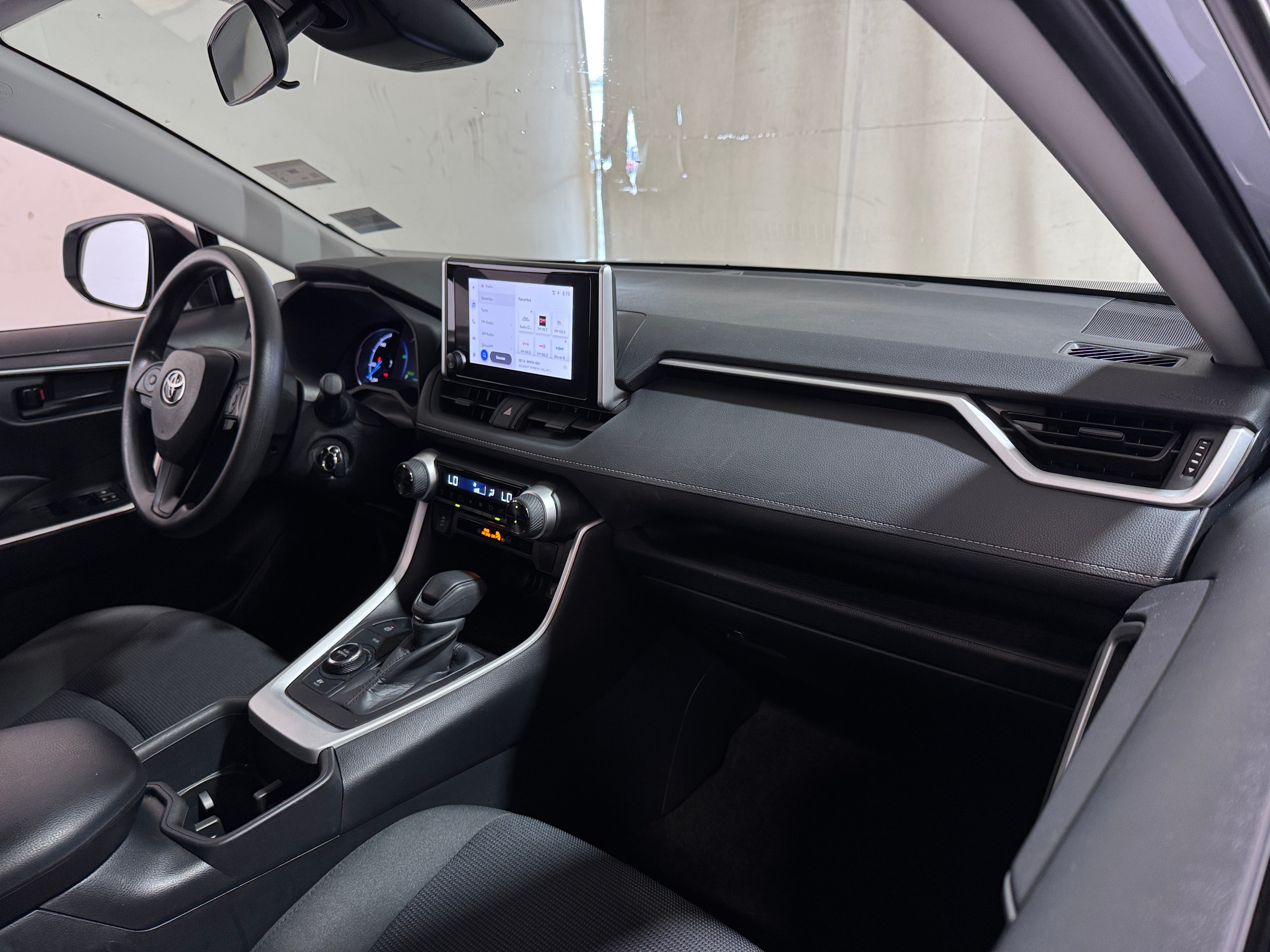 2024 Toyota RAV4 LE 3