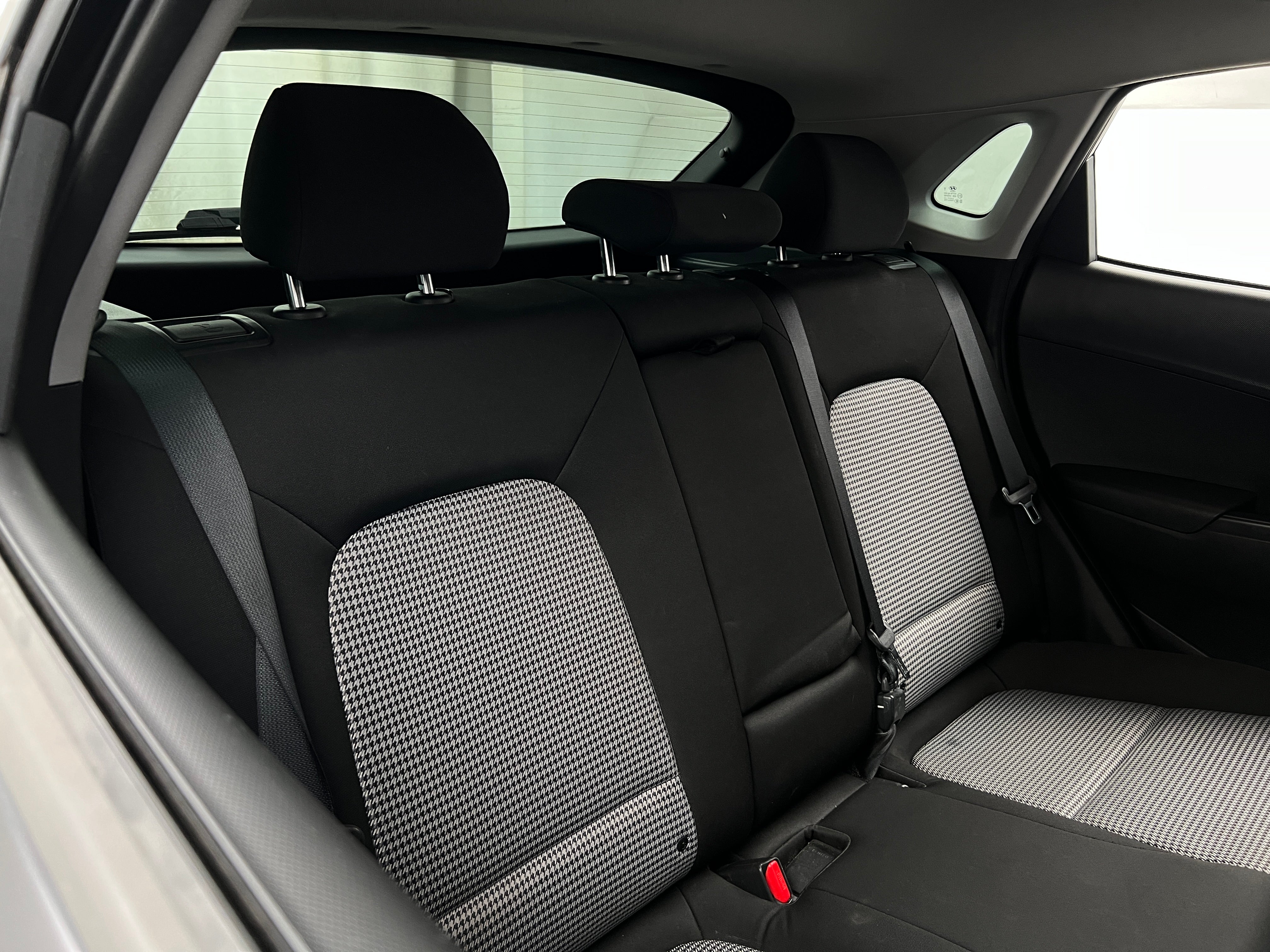 2021 Hyundai Kona SE 6