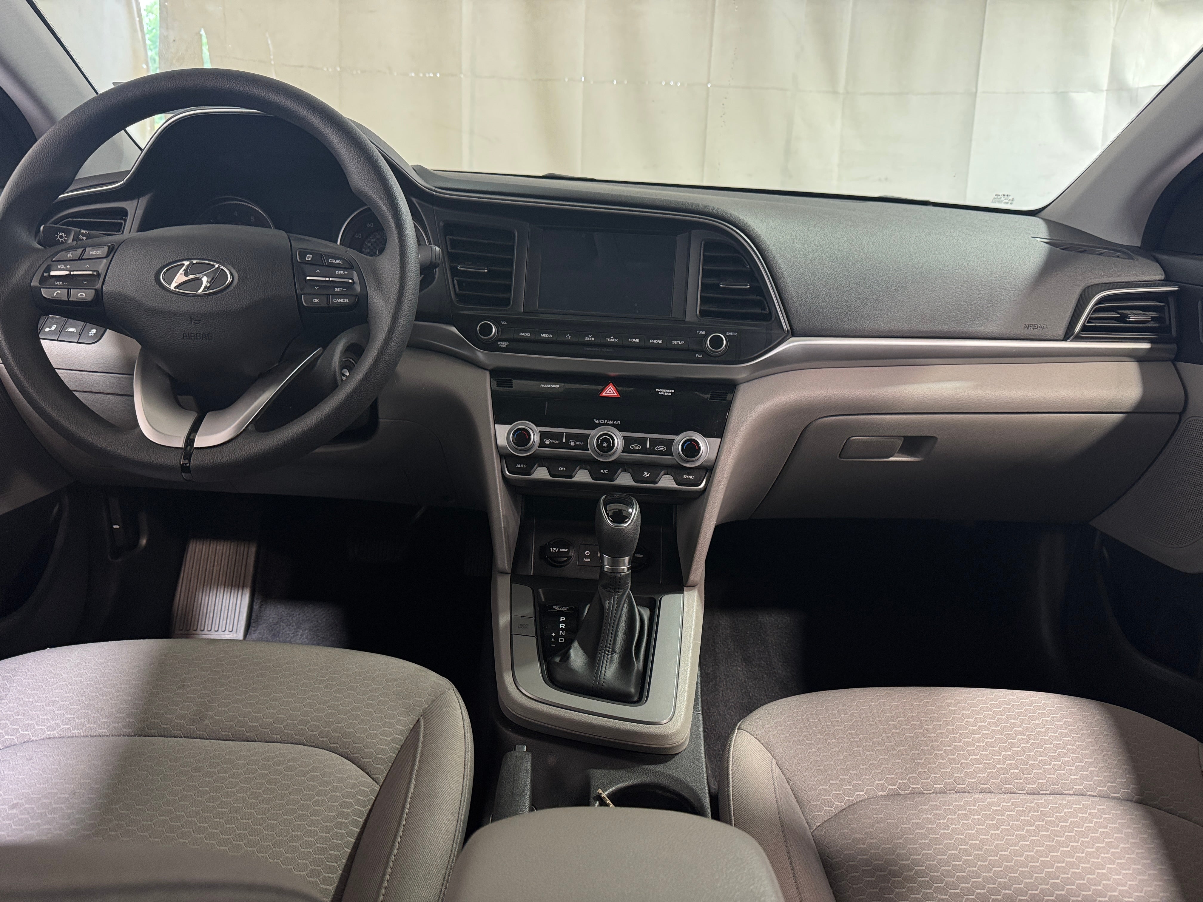 2020 Hyundai Elantra SEL 3