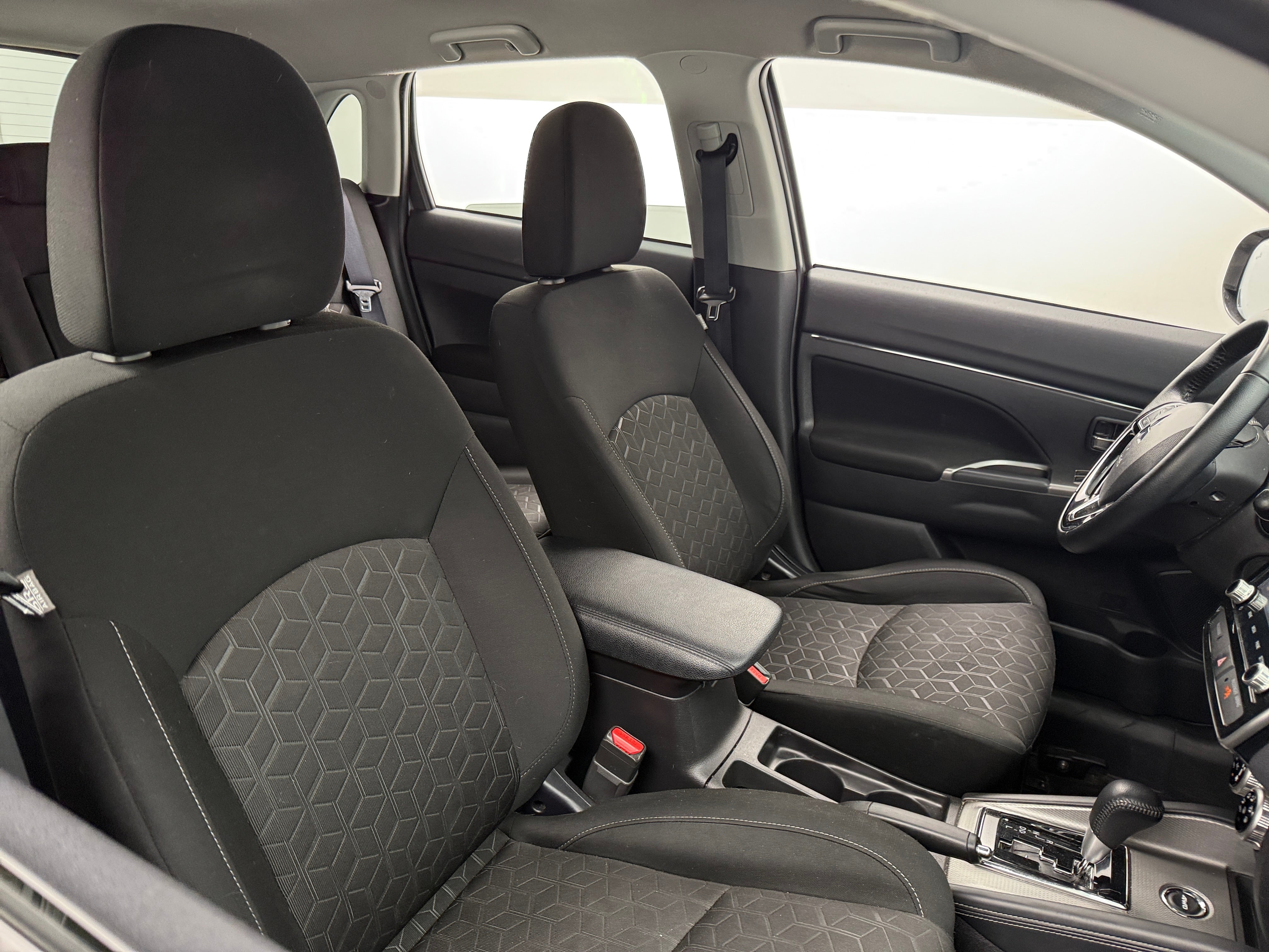 2021 Mitsubishi Outlander Sport SE 2