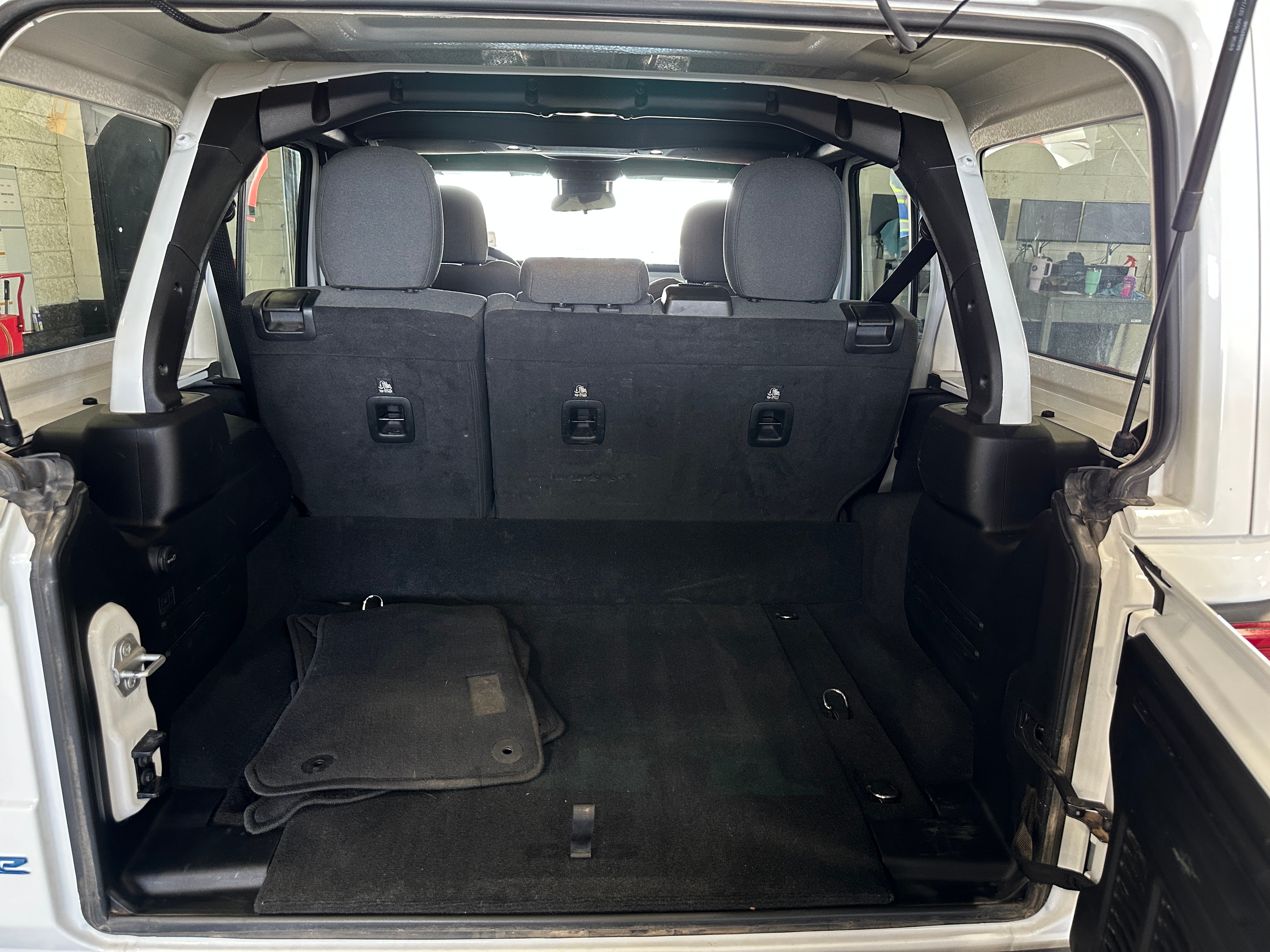 2024 Jeep Wrangler Sahara 4xe 7