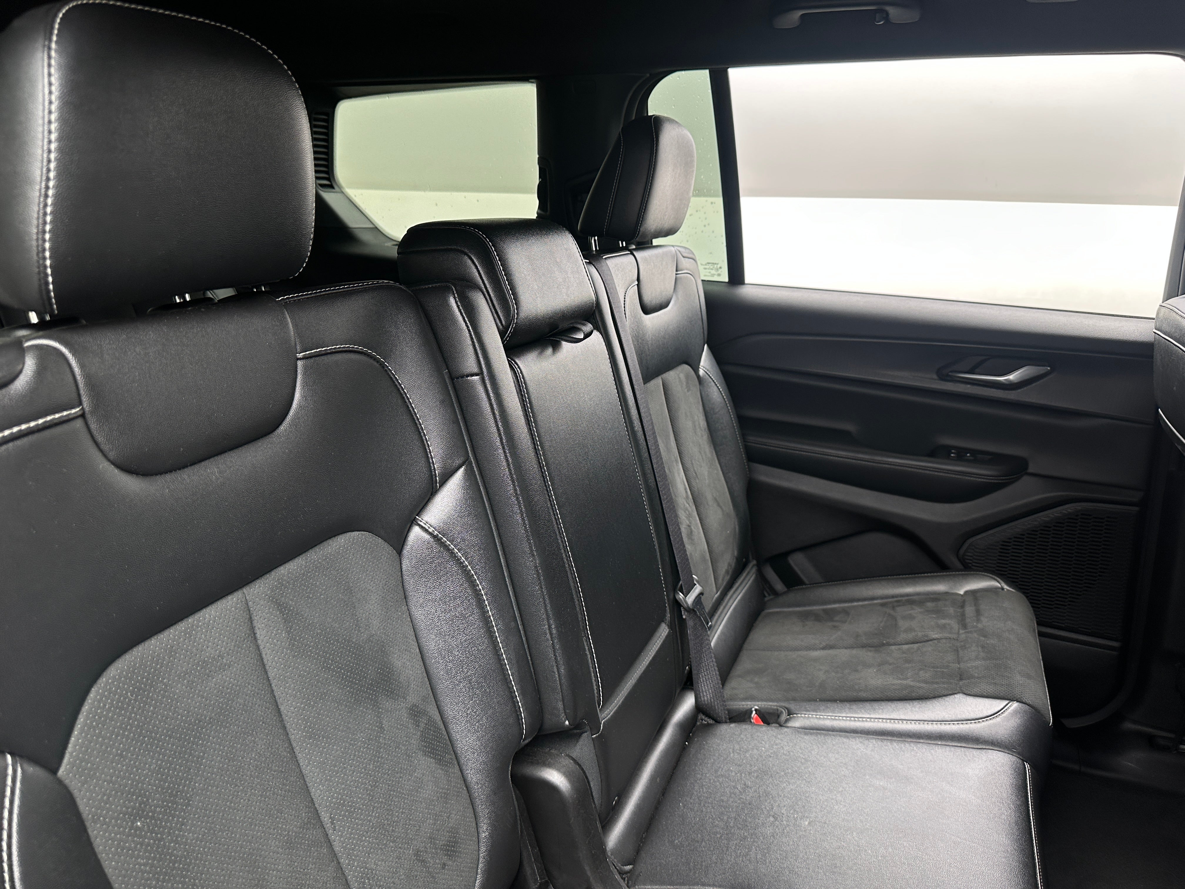 2024 Jeep Grand Cherokee L Altitude 5