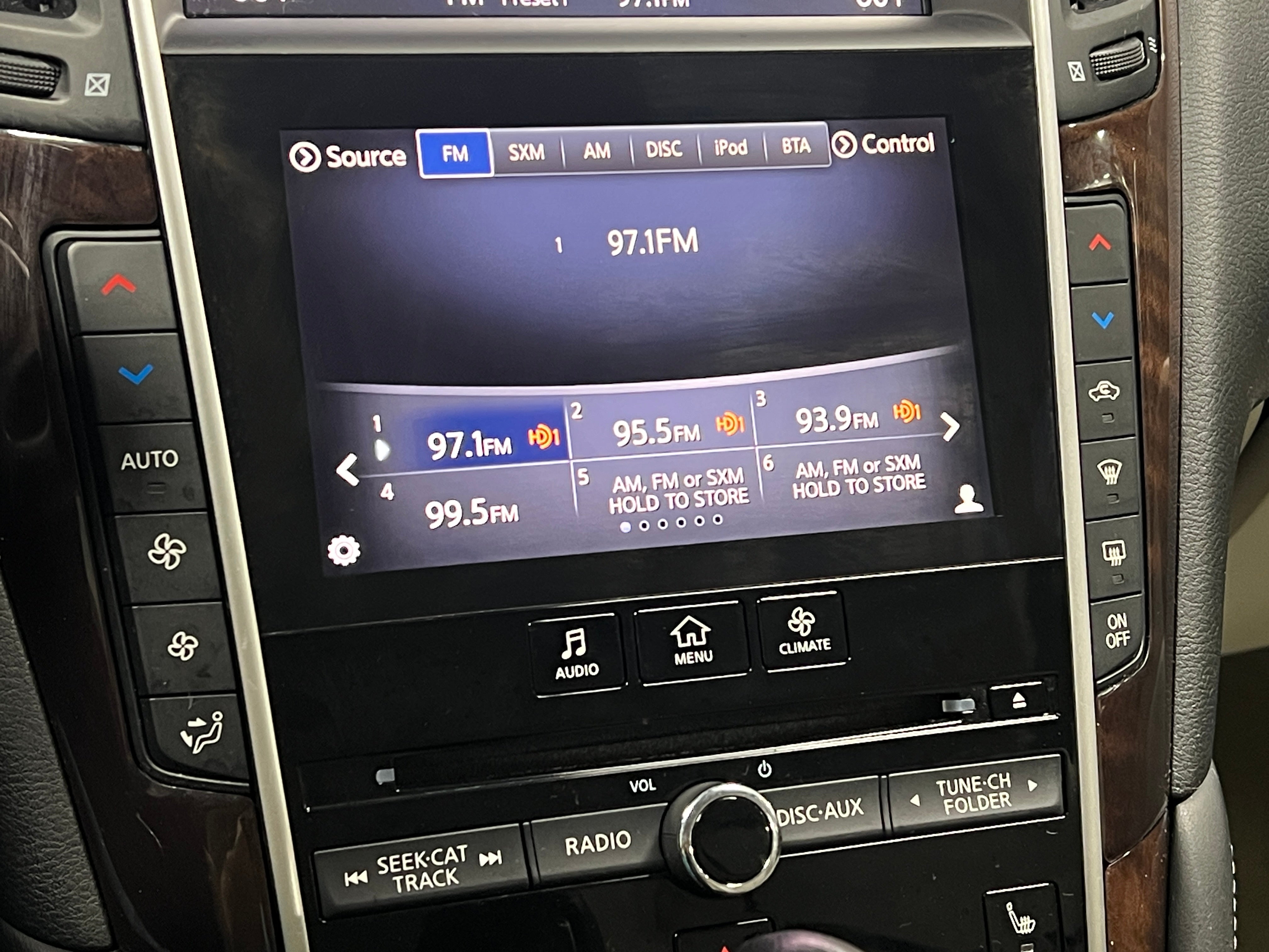 2015 INFINITI Q50  4