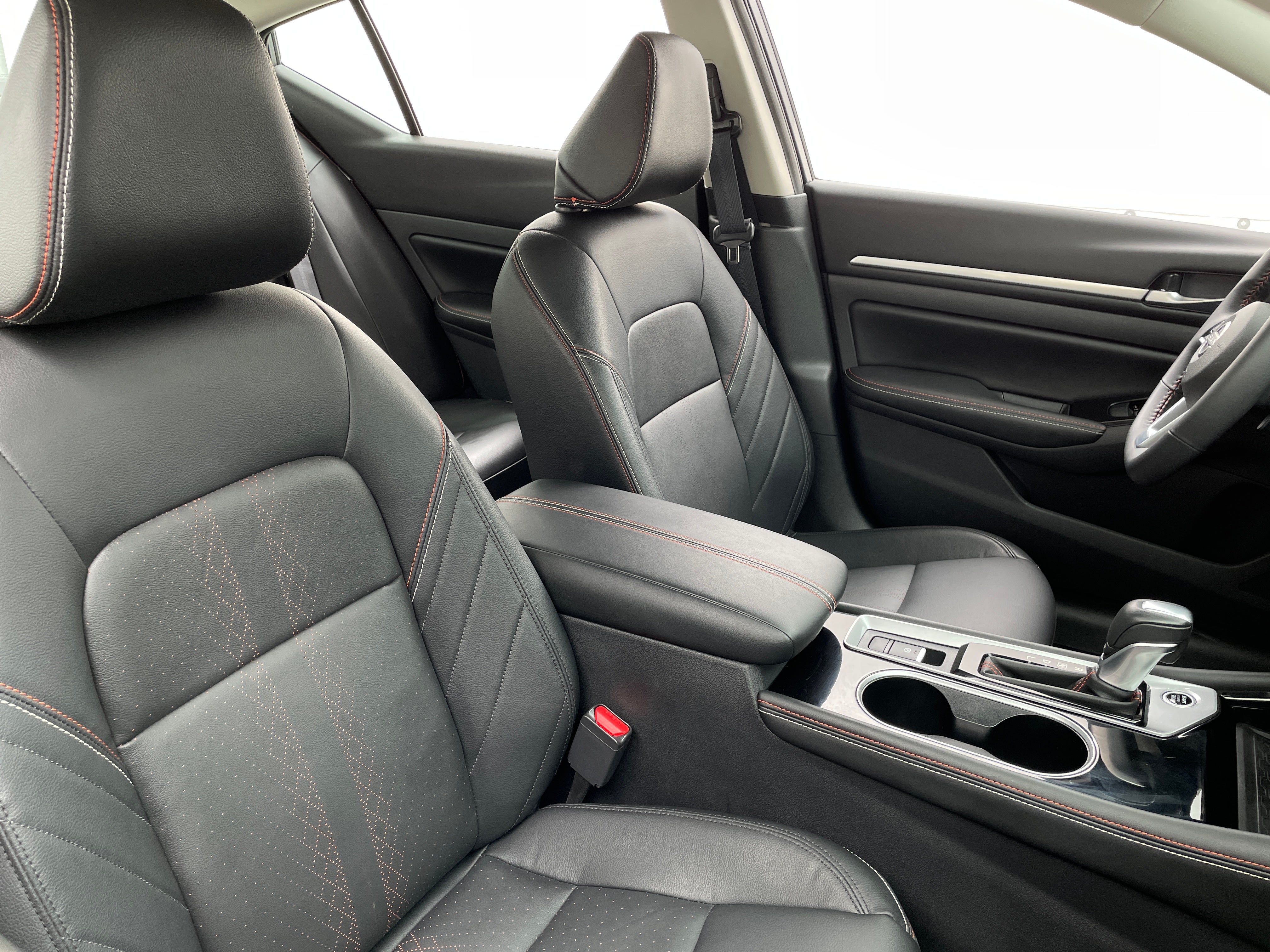 2024 Nissan Altima SR 2