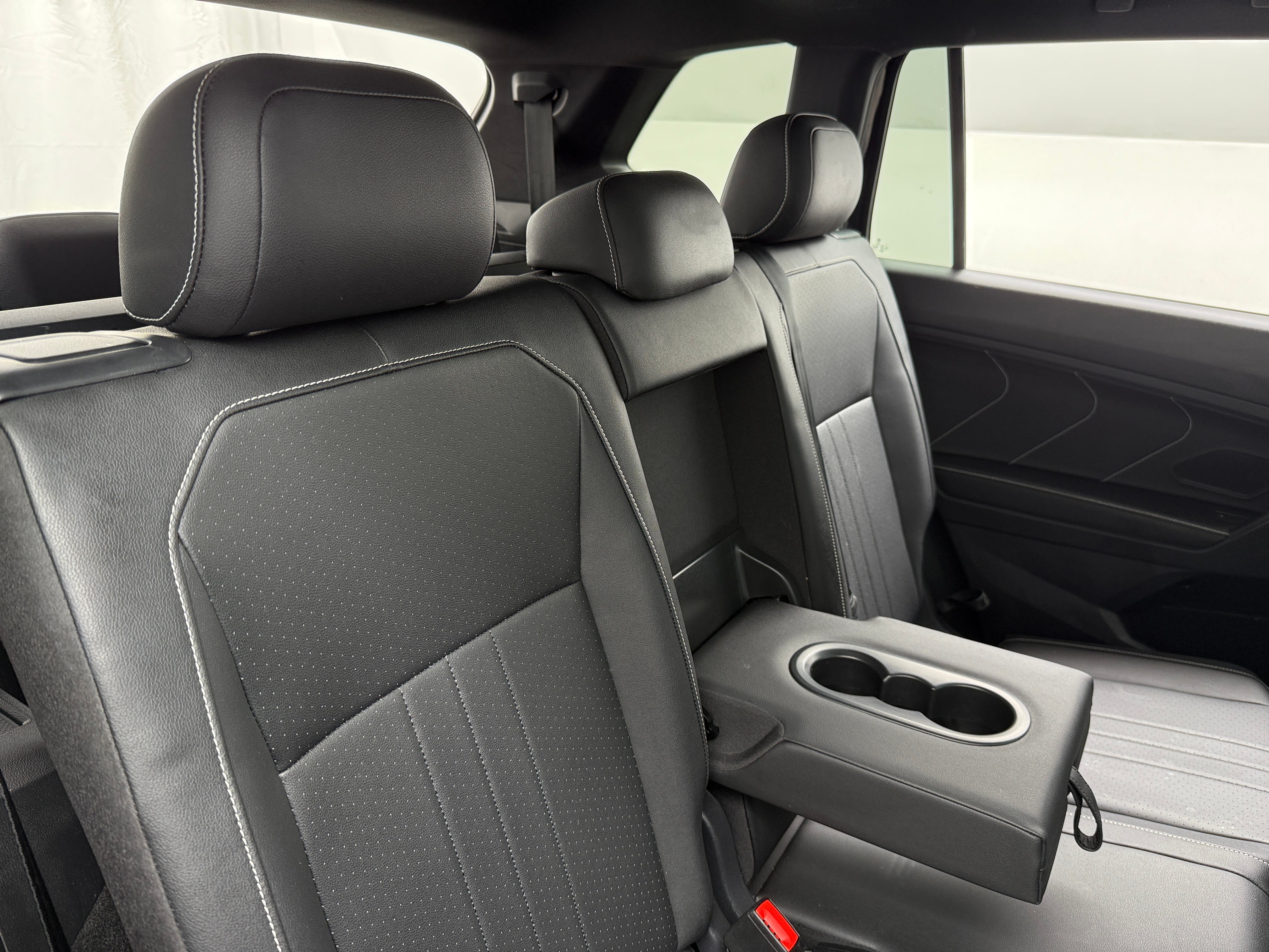 2023 Volkswagen Tiguan SE R-Line Black 5