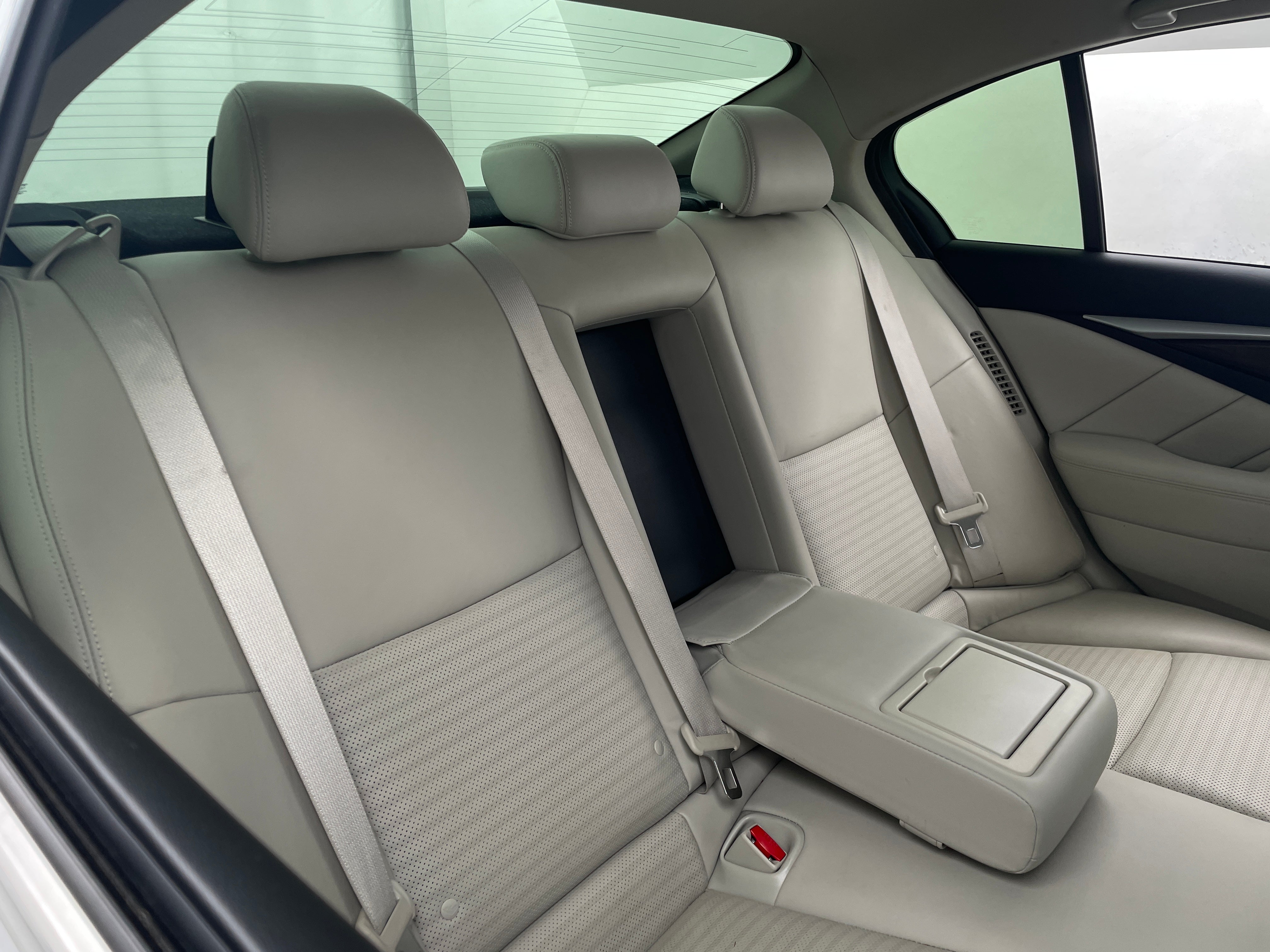 2015 INFINITI Q50  5