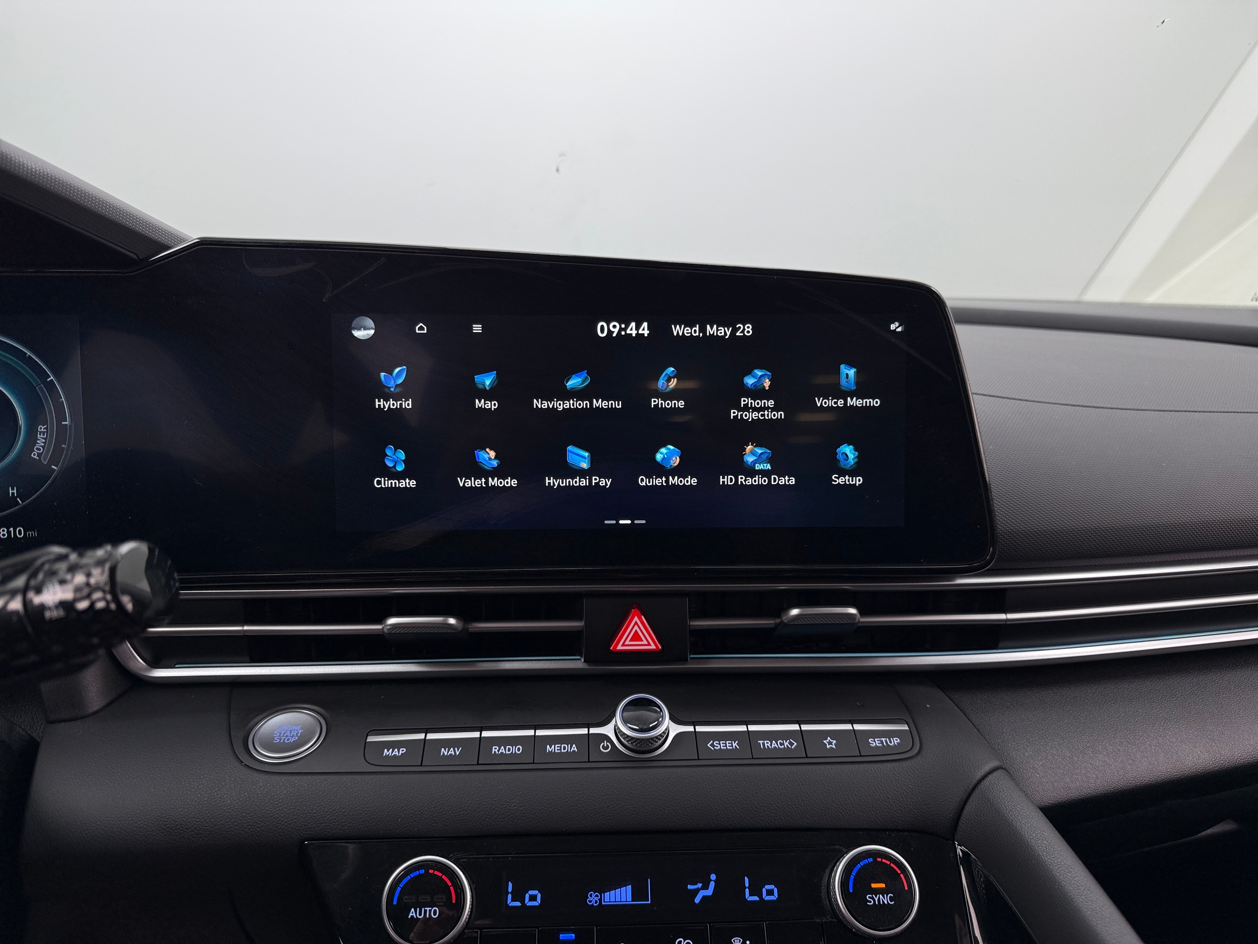 2024 Hyundai Elantra Blue 4