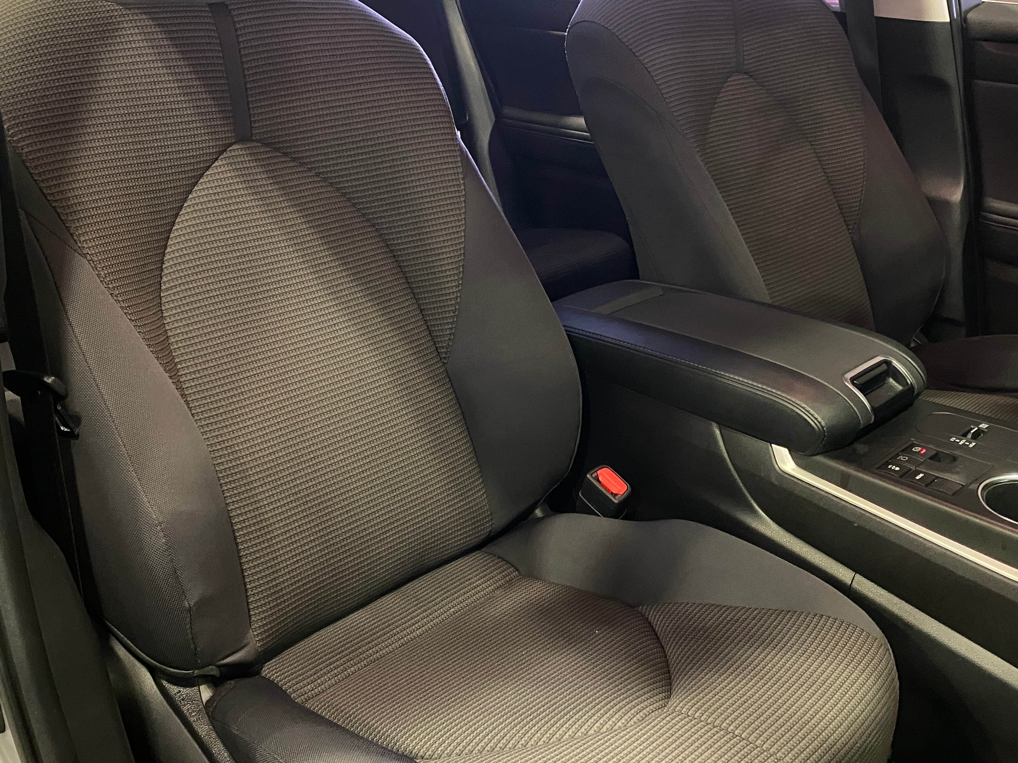 2023 Toyota Highlander LE 2