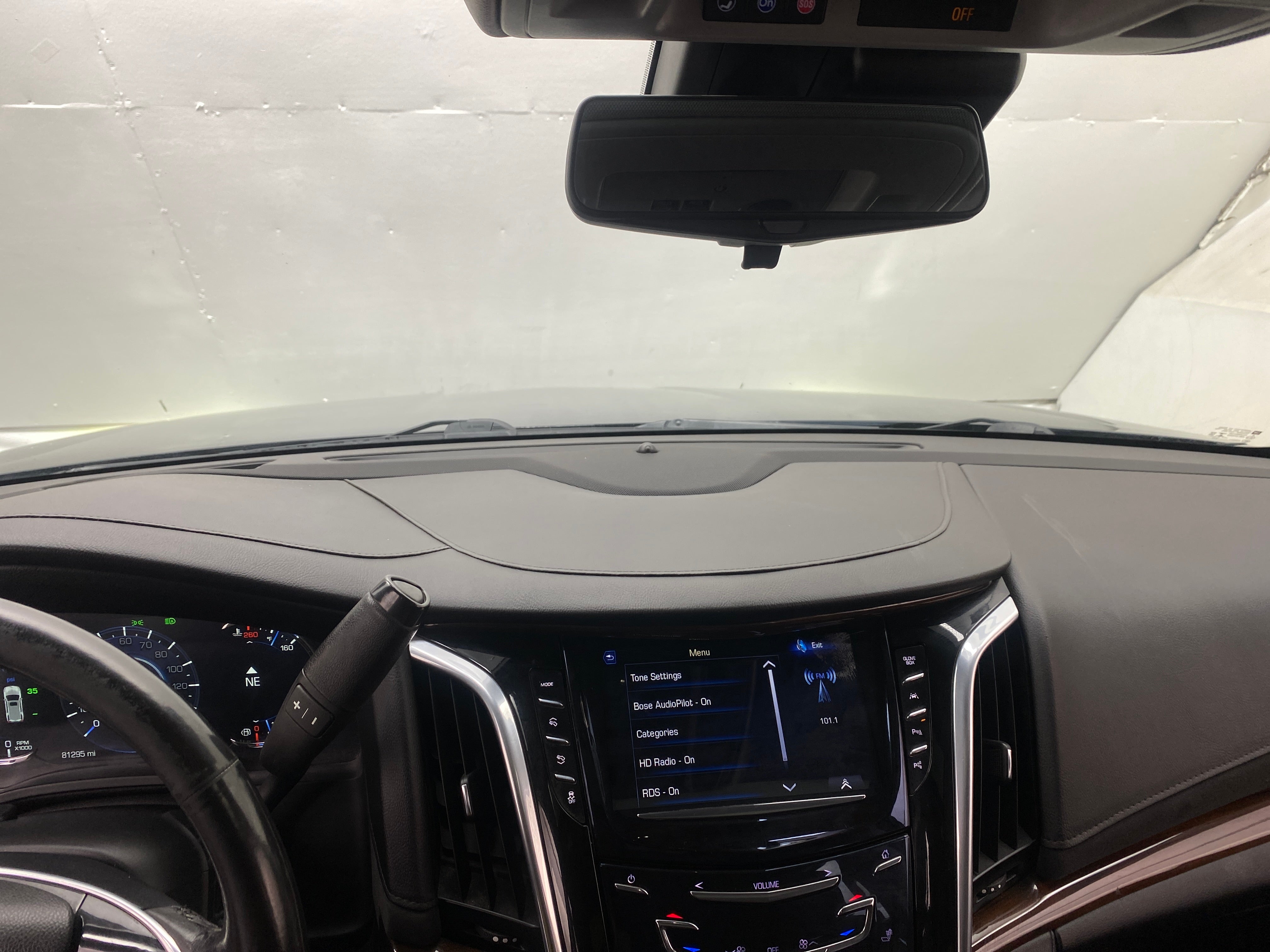 2020 Cadillac Escalade Luxury 2