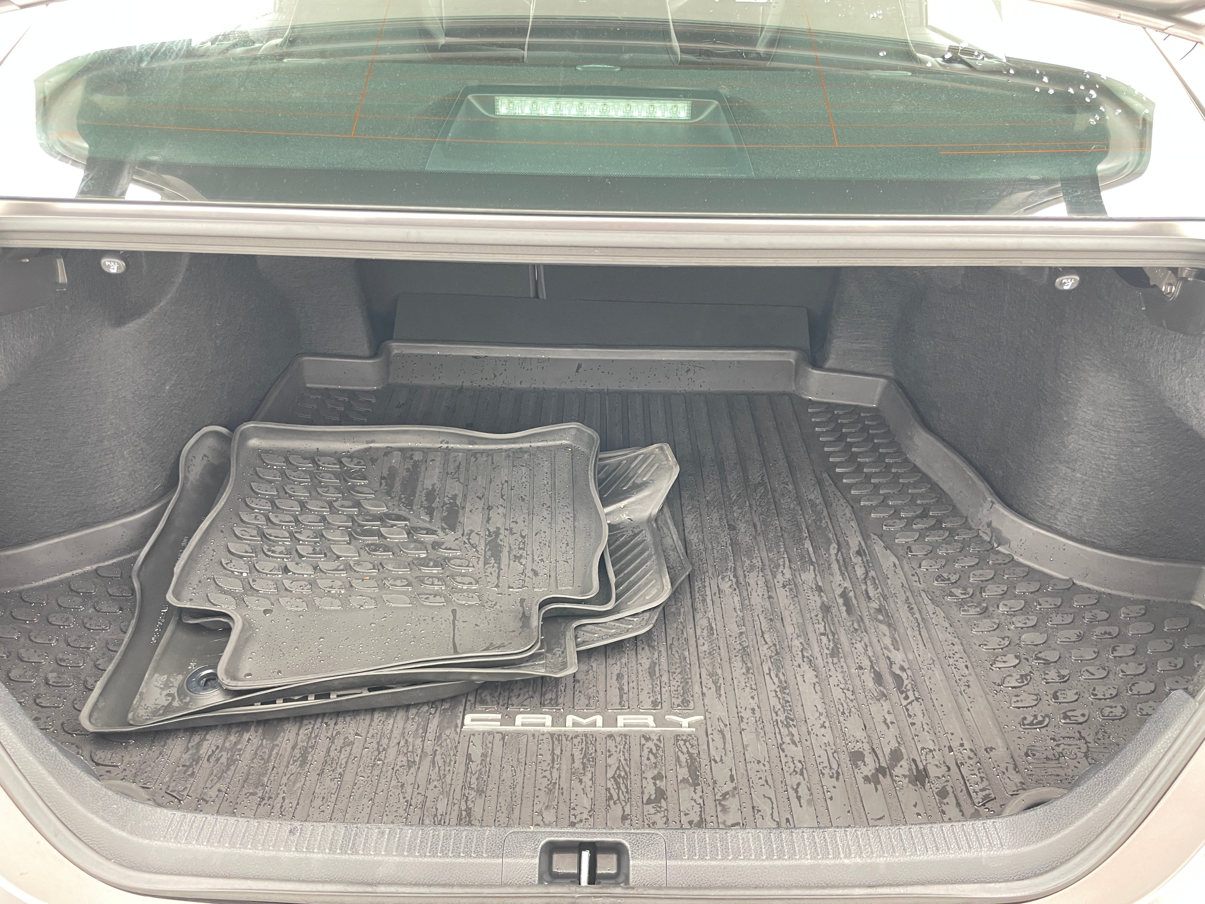 2018 Toyota Camry SE 7