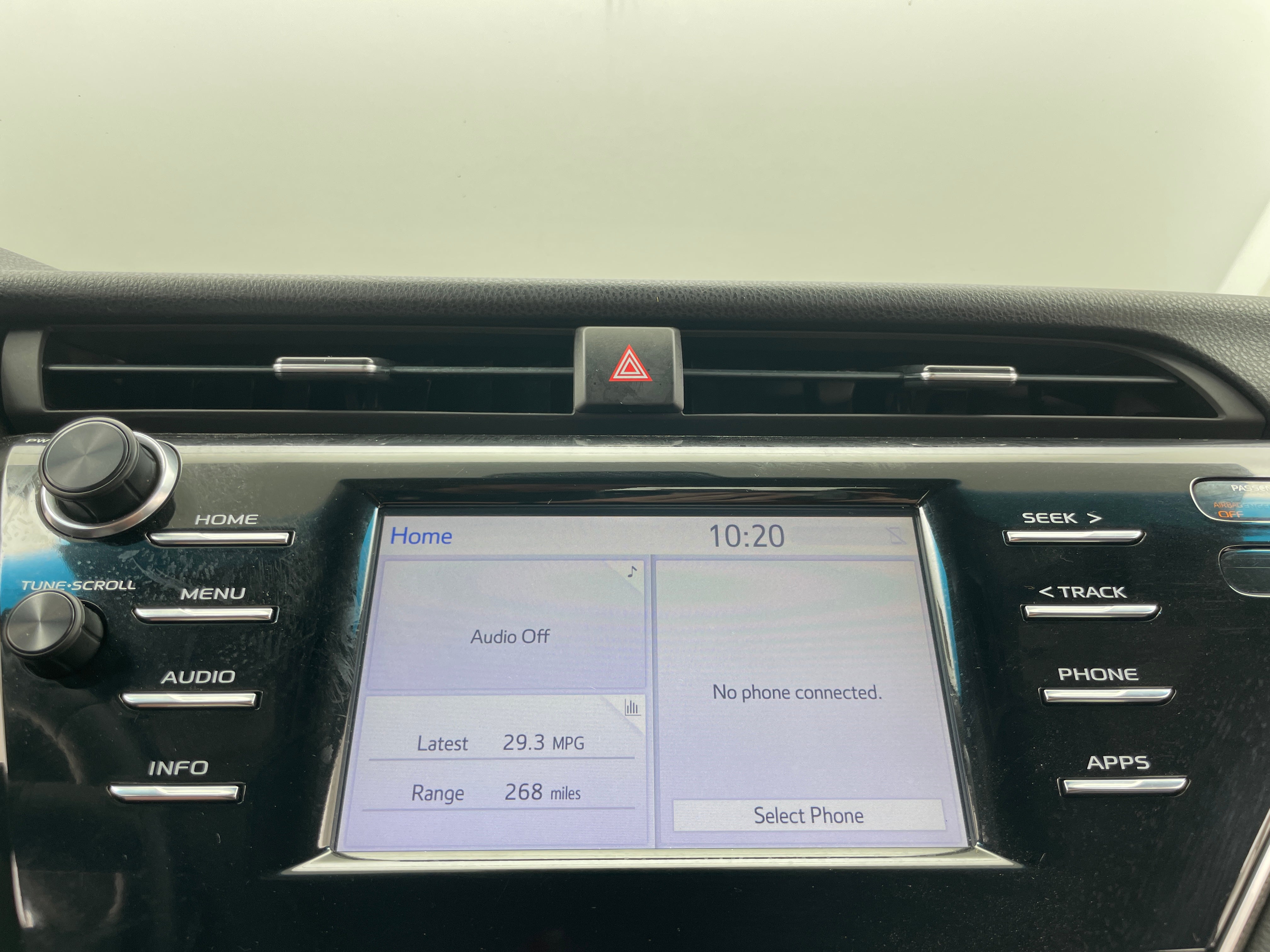 2018 Toyota Camry SE 4