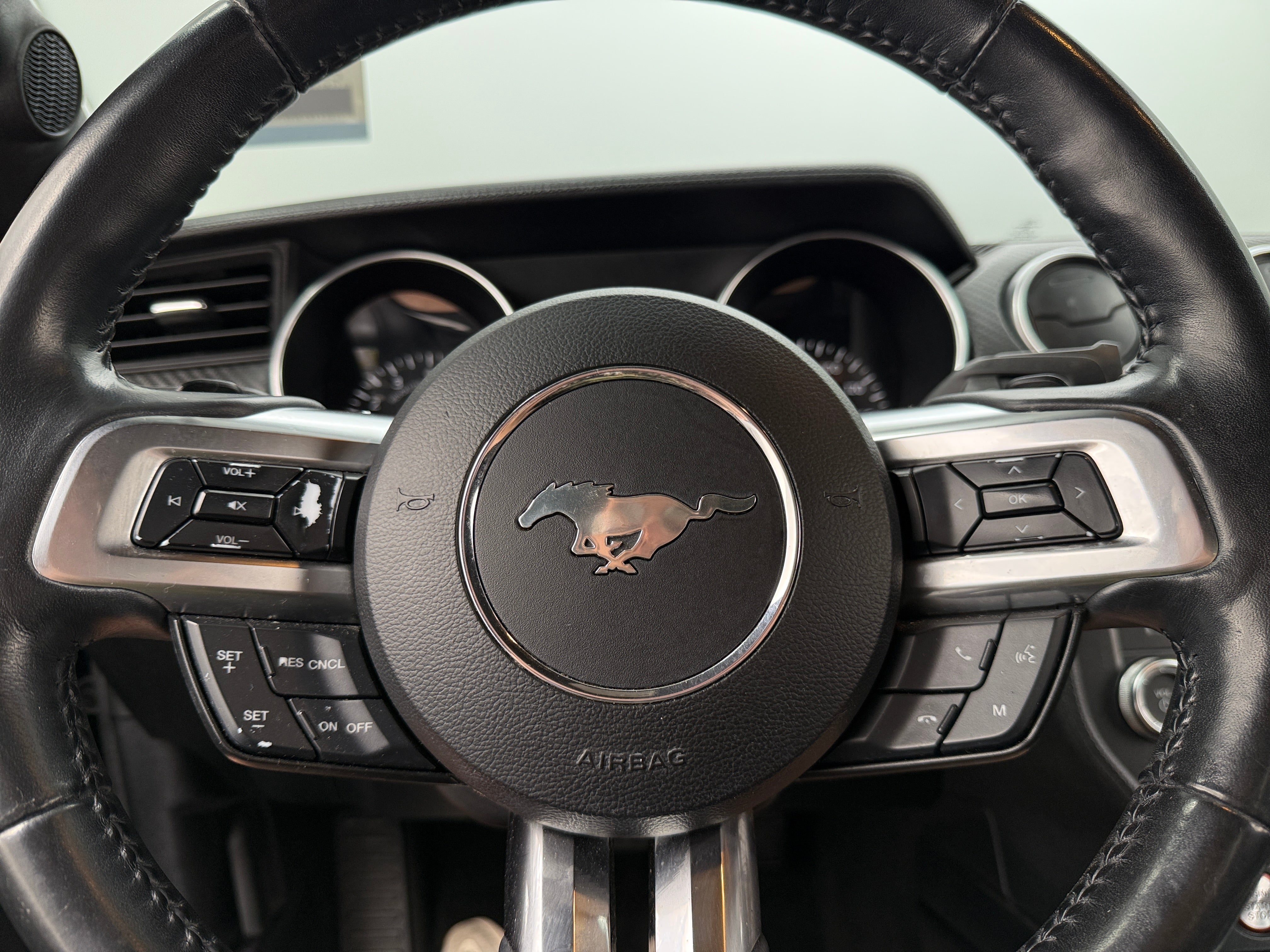2018 Ford Mustang  4
