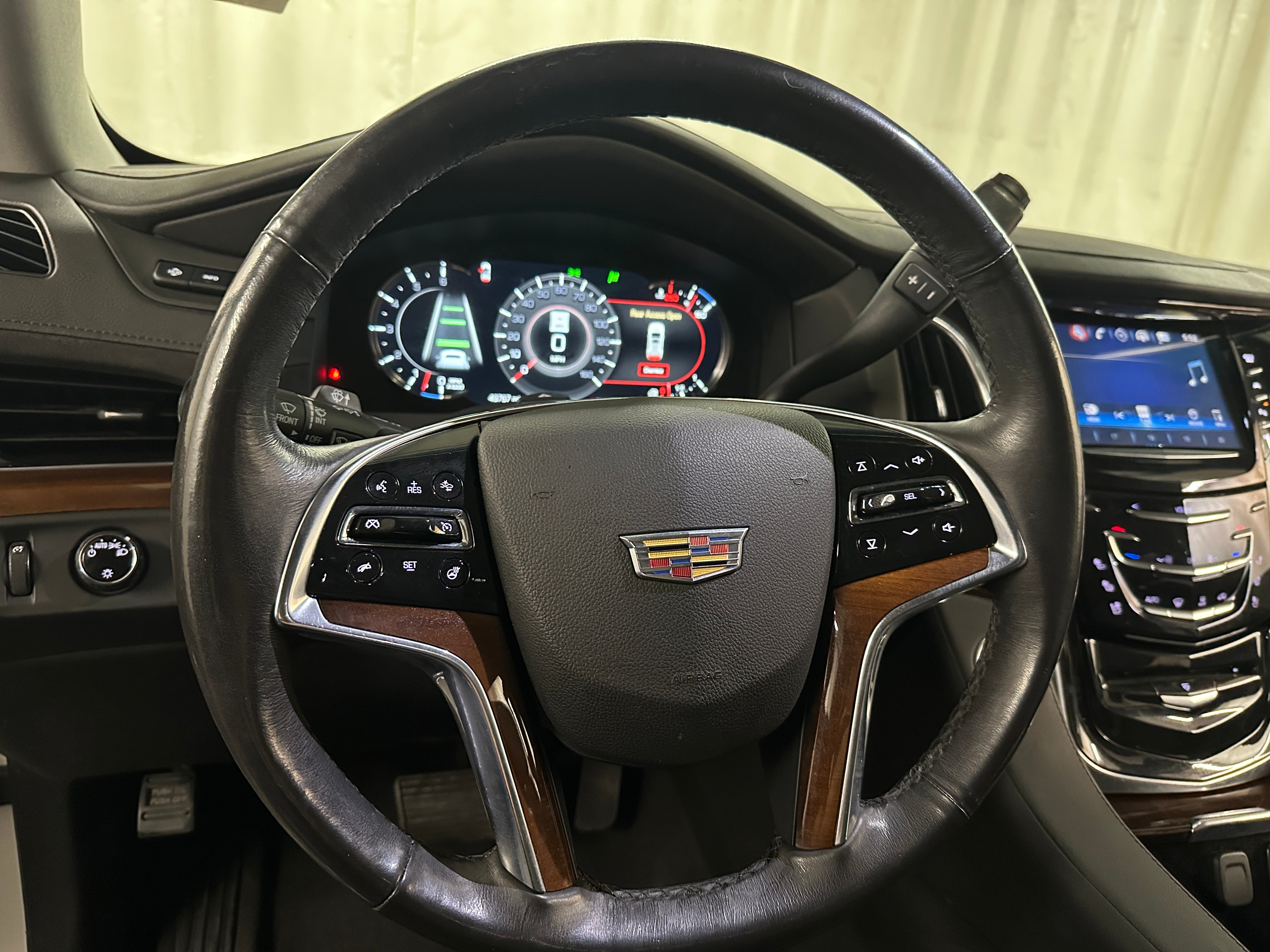 2019 Cadillac Escalade ESV Luxury 4