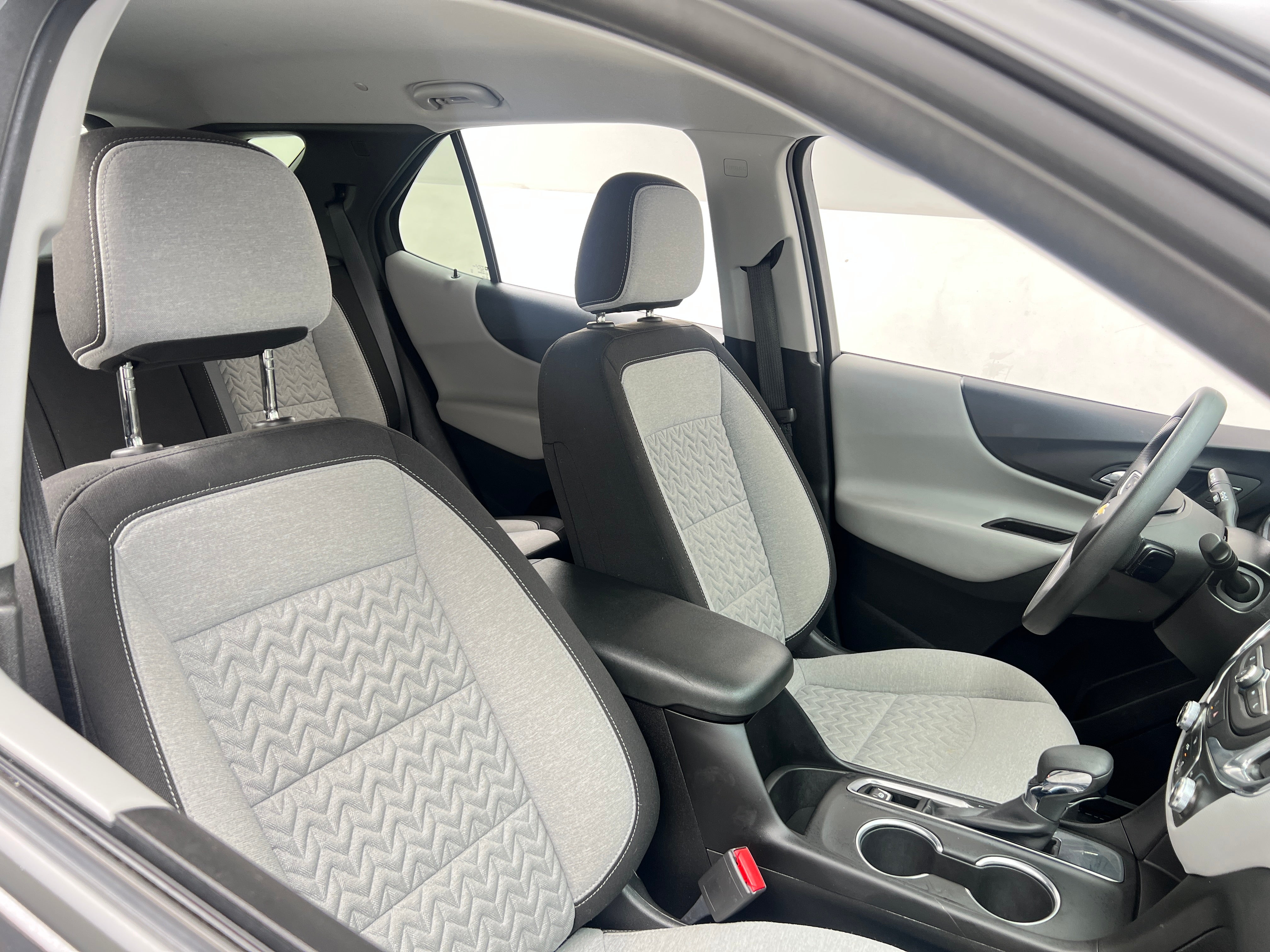 2022 Chevrolet Equinox LS 2