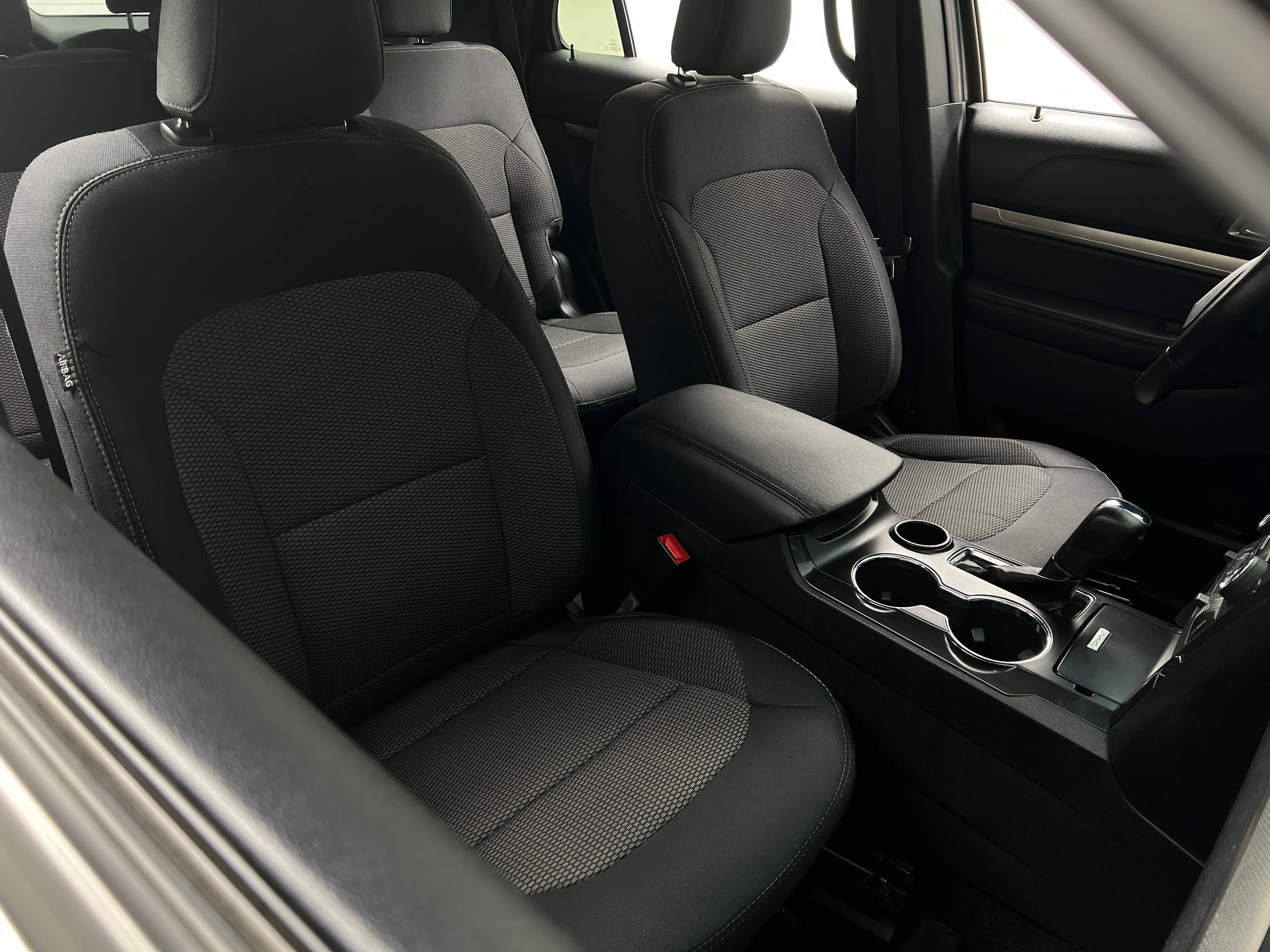 2019 Ford Explorer XLT 2