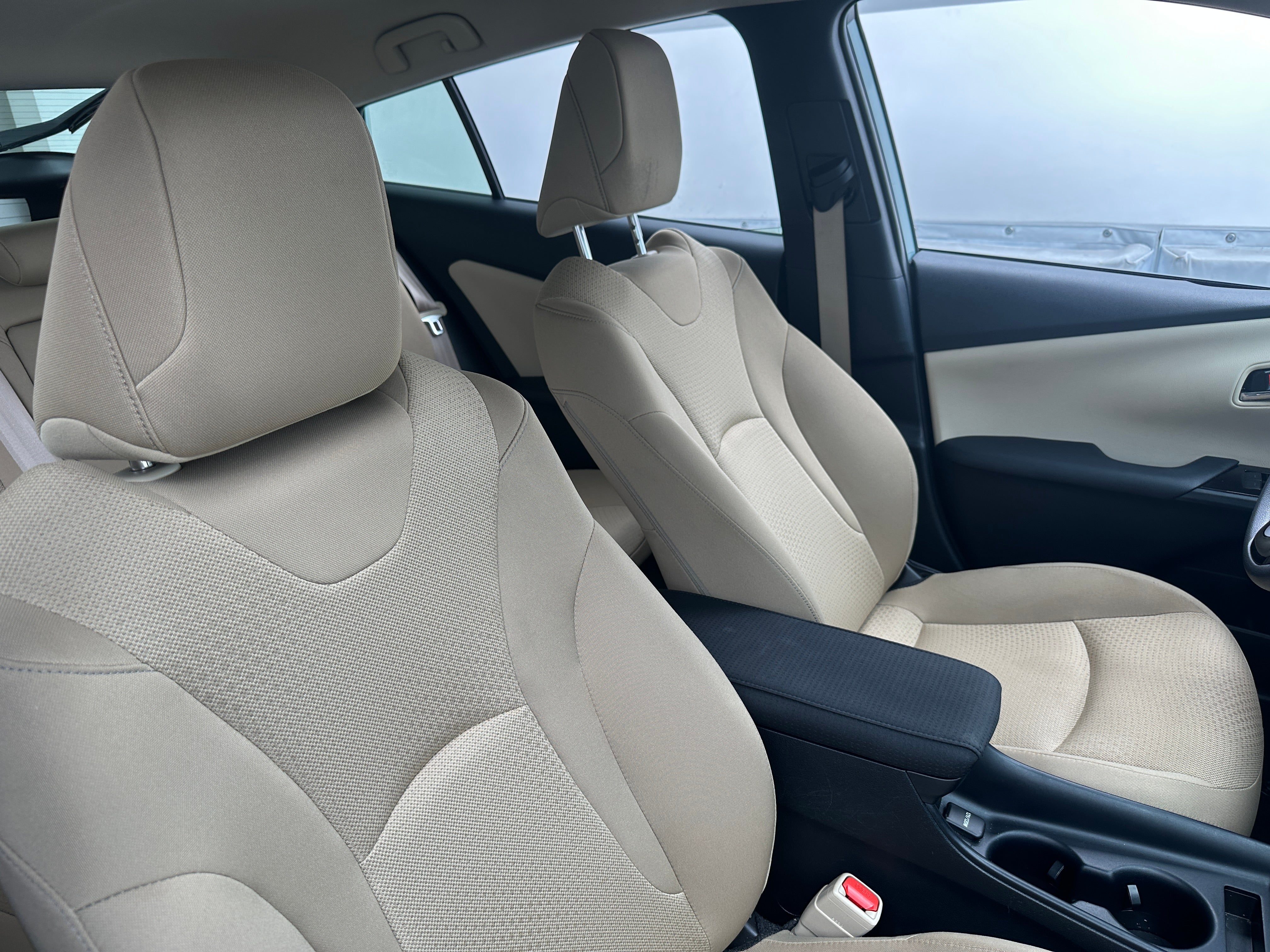 2019 Toyota Prius LE 2