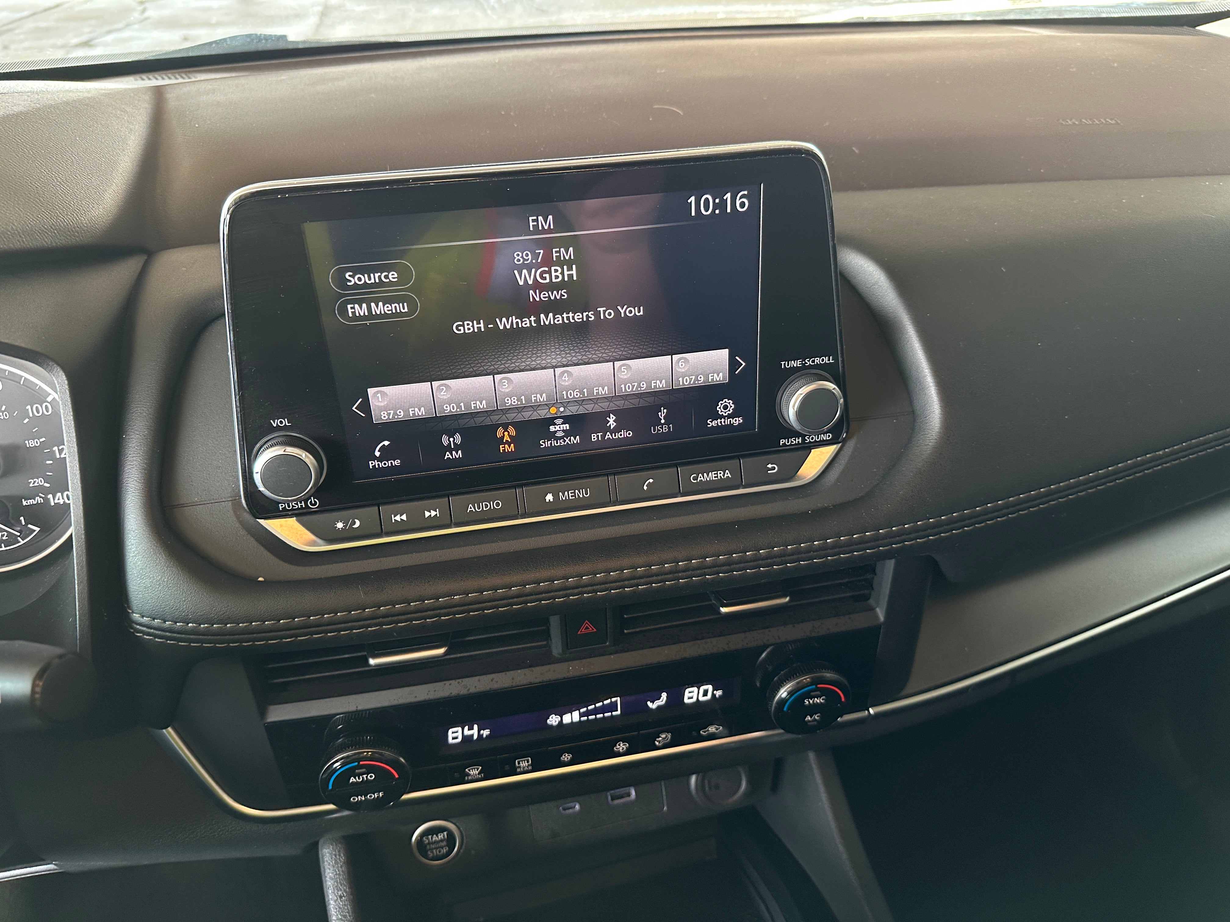 2023 Nissan Rogue SV 4