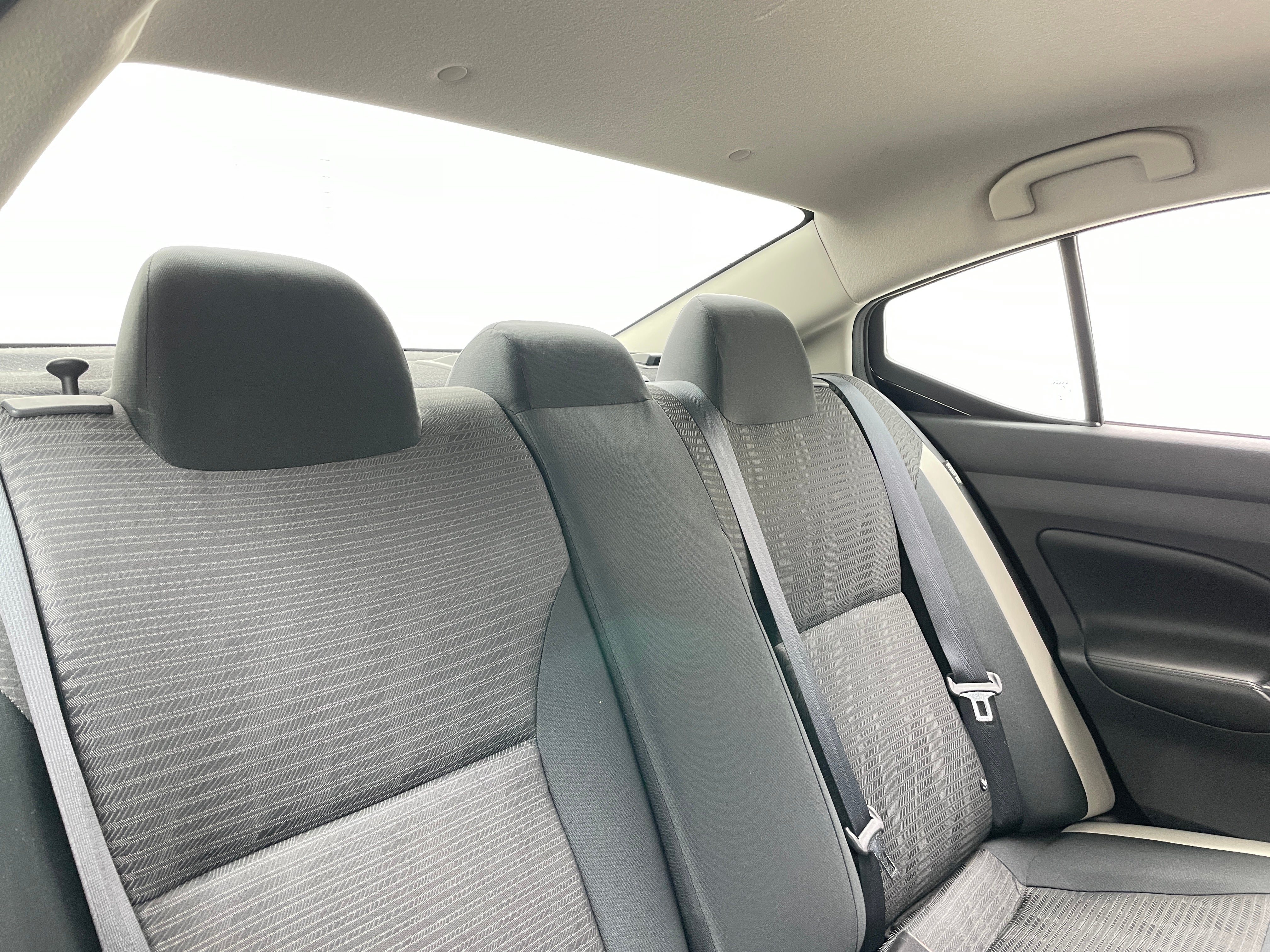 2020 Nissan Versa SV 6