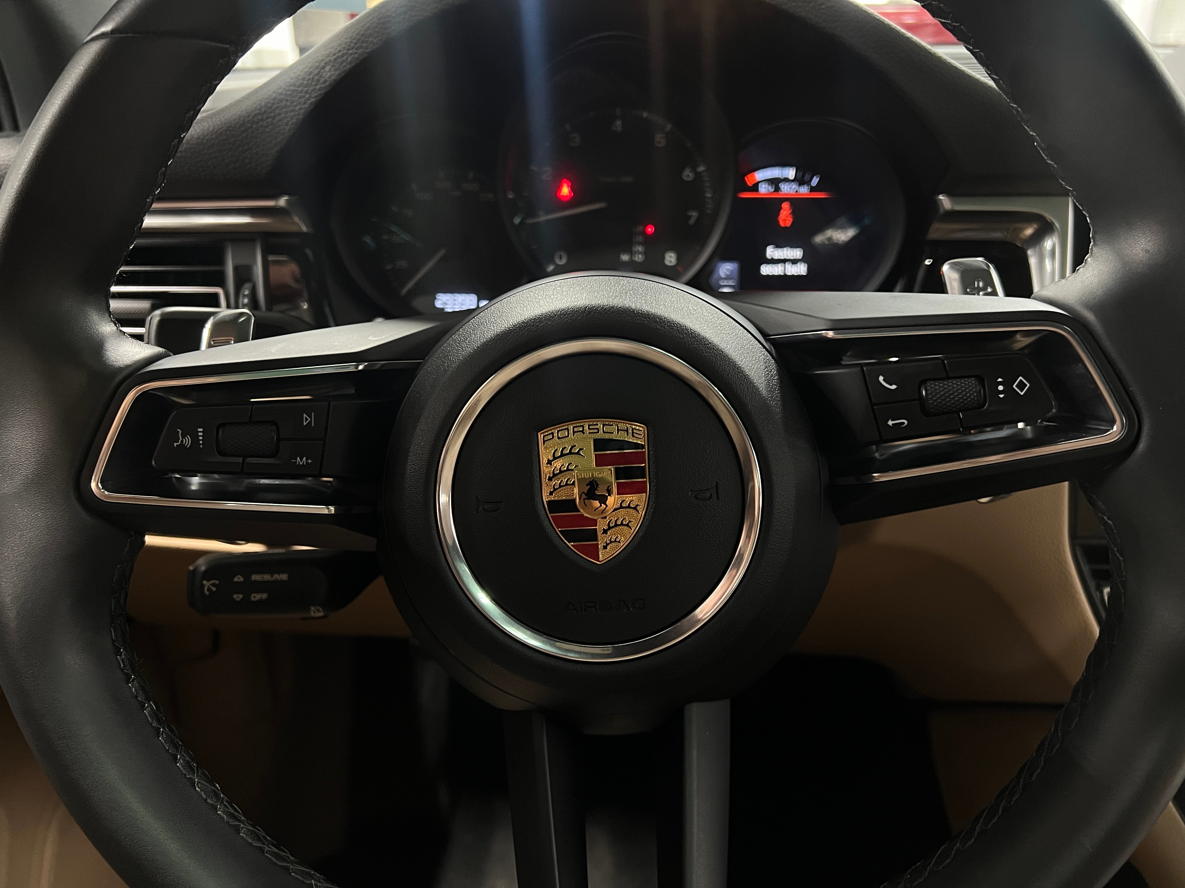 2022 Porsche Macan Base 4