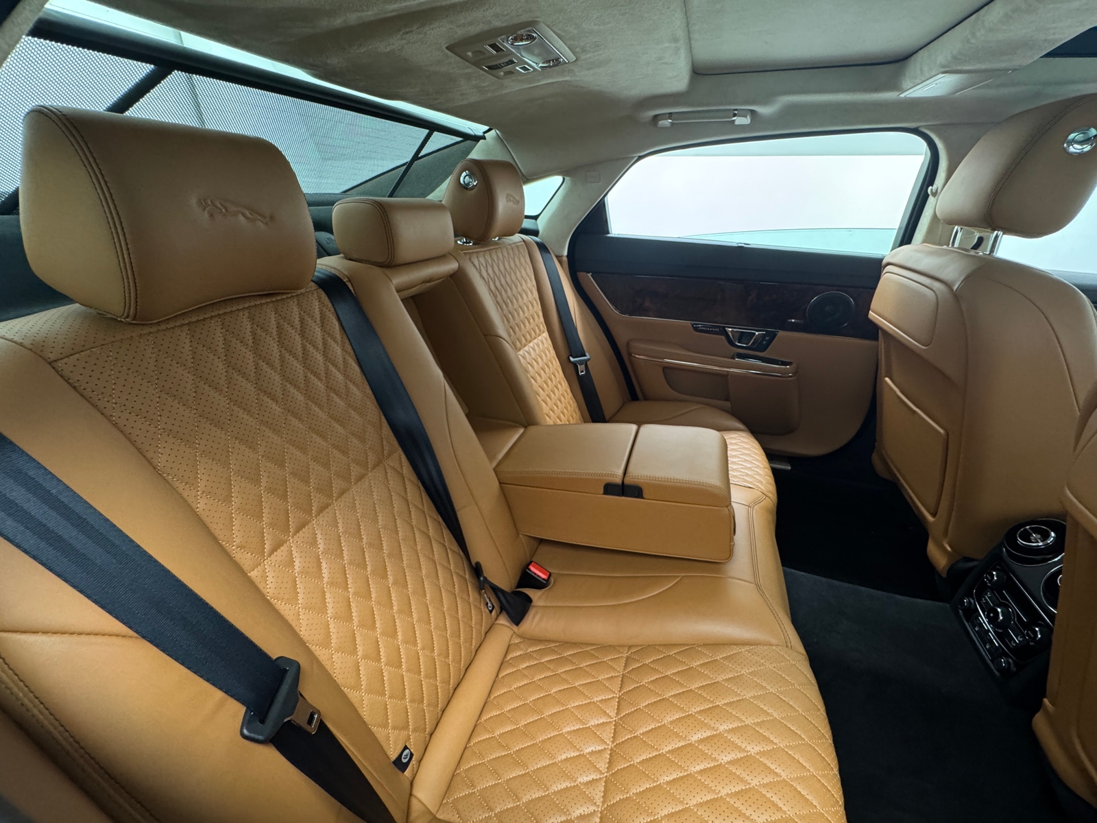 Thumbnail: 2016 Jaguar XJ - 6