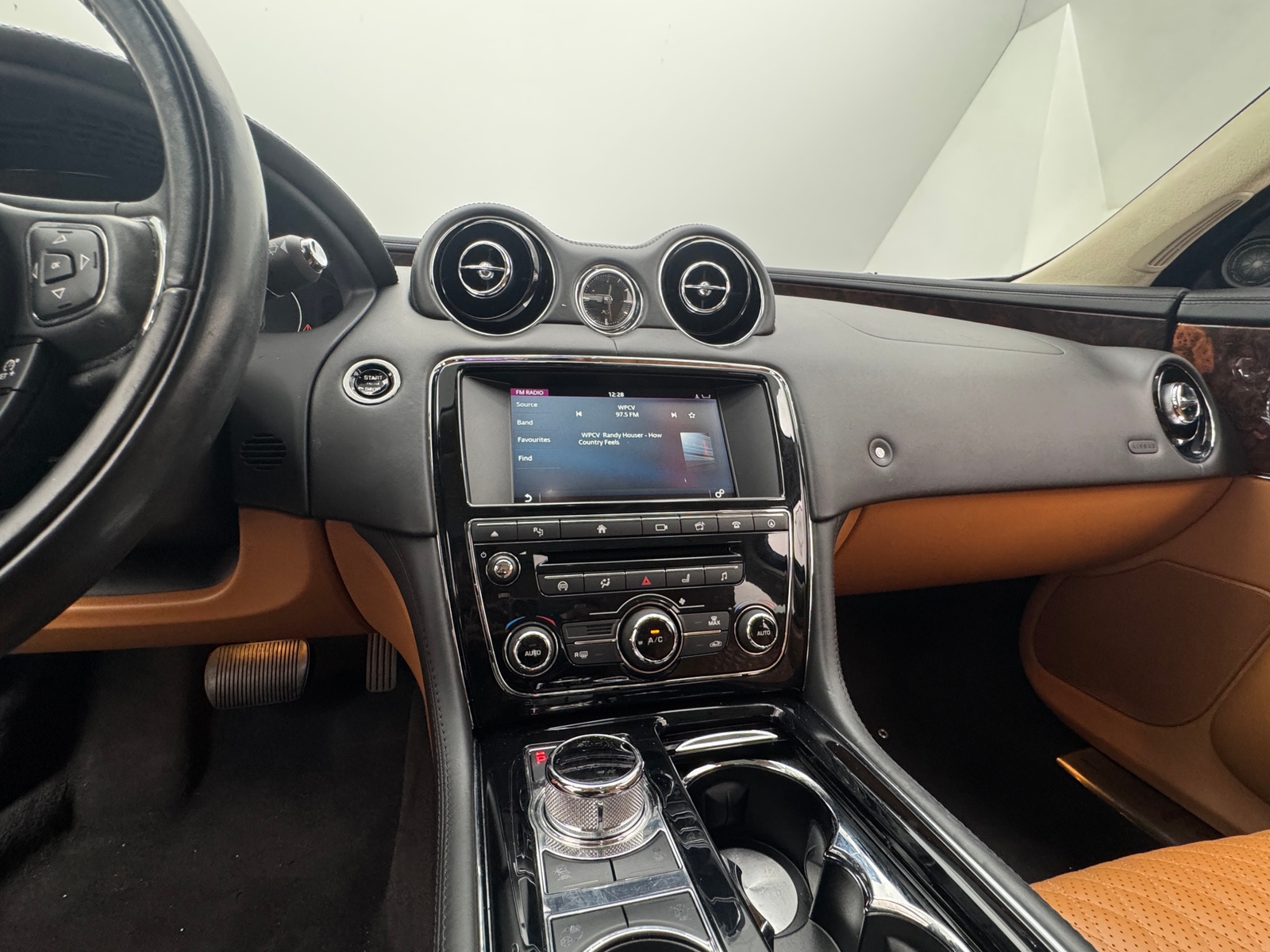 Thumbnail: 2016 Jaguar XJ - 4
