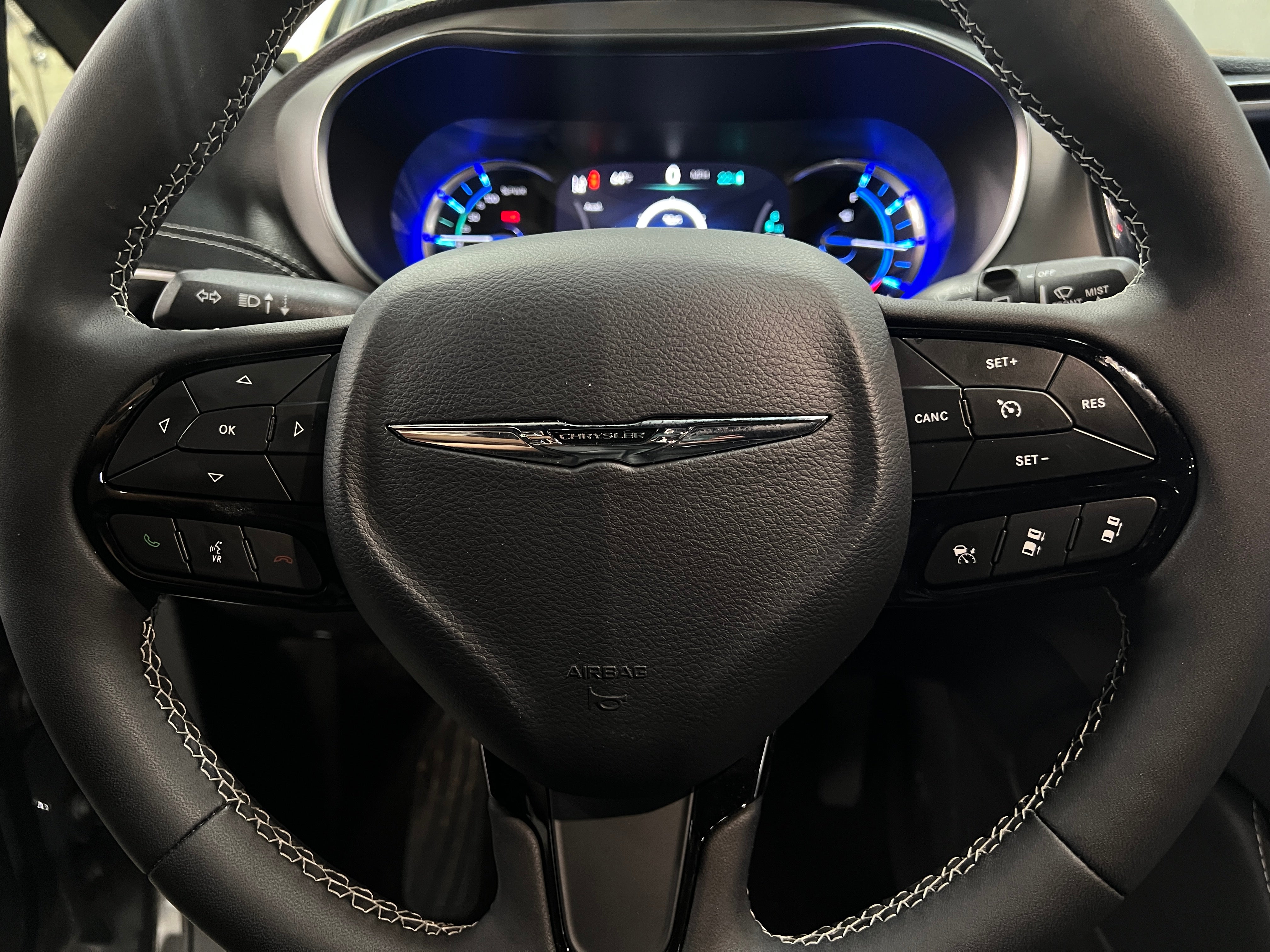 2023 Chrysler Pacifica Hybrid Limited 4