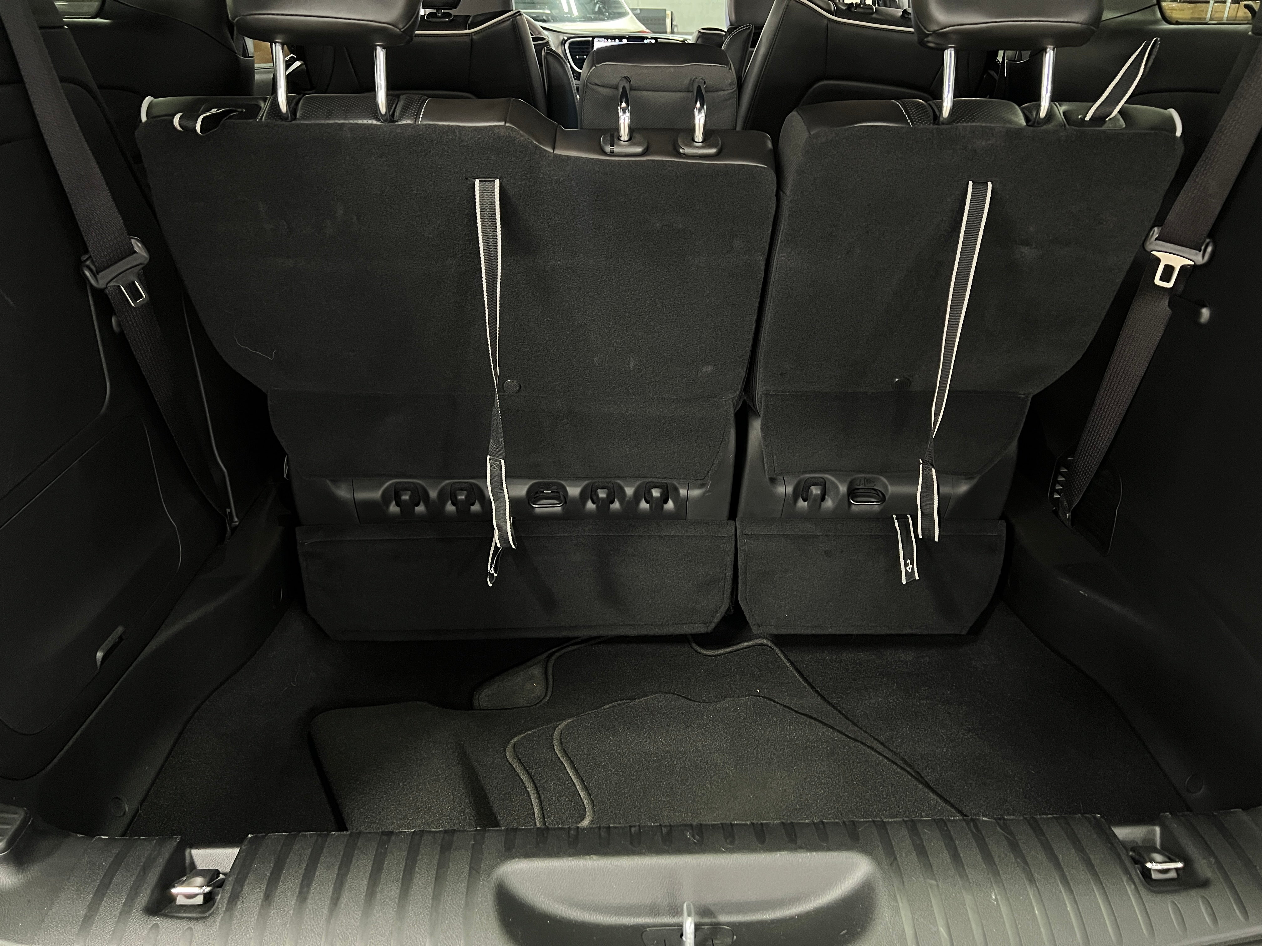 2023 Chrysler Pacifica Hybrid Limited 6