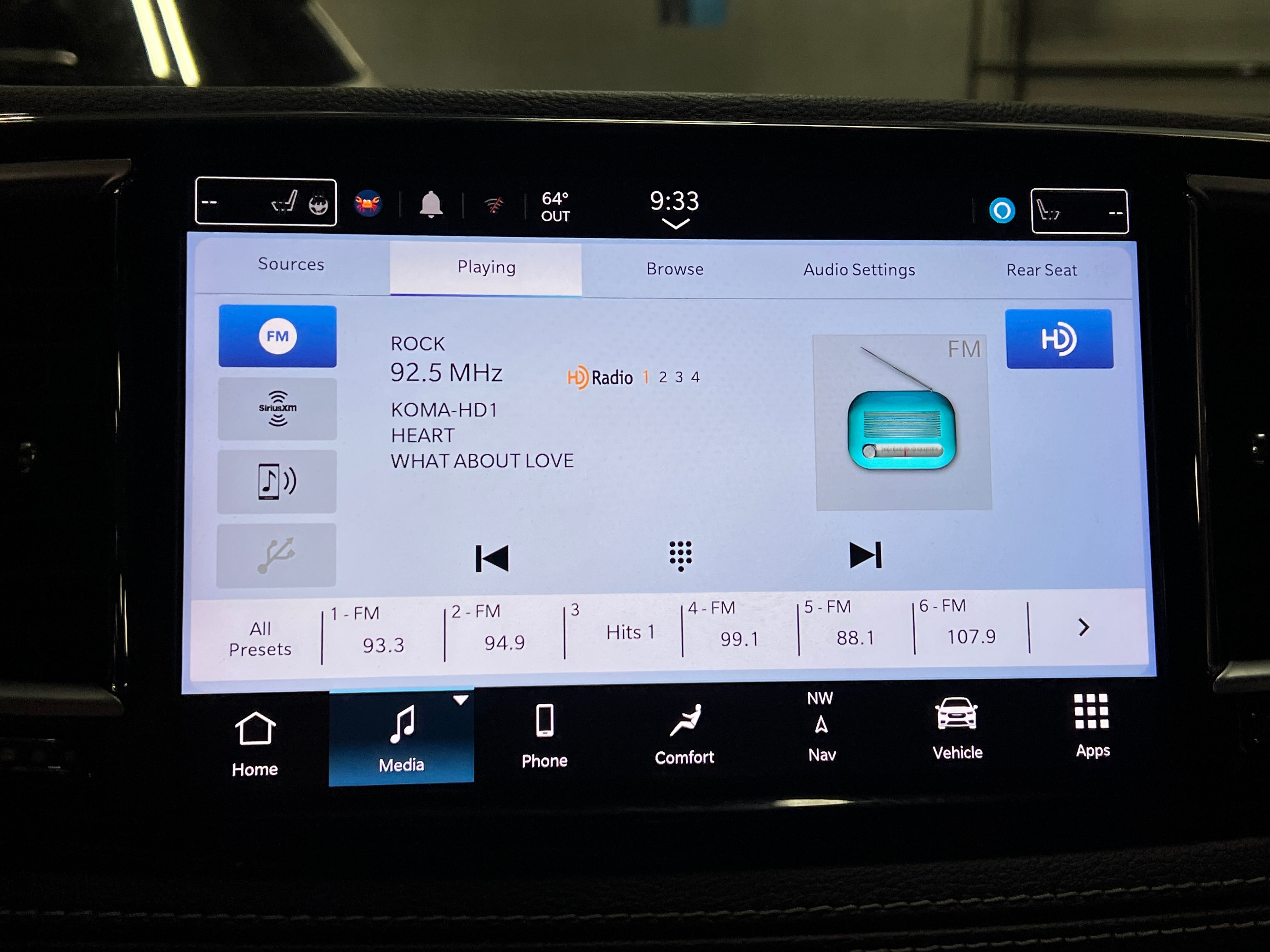 2023 Chrysler Pacifica Hybrid Limited 3
