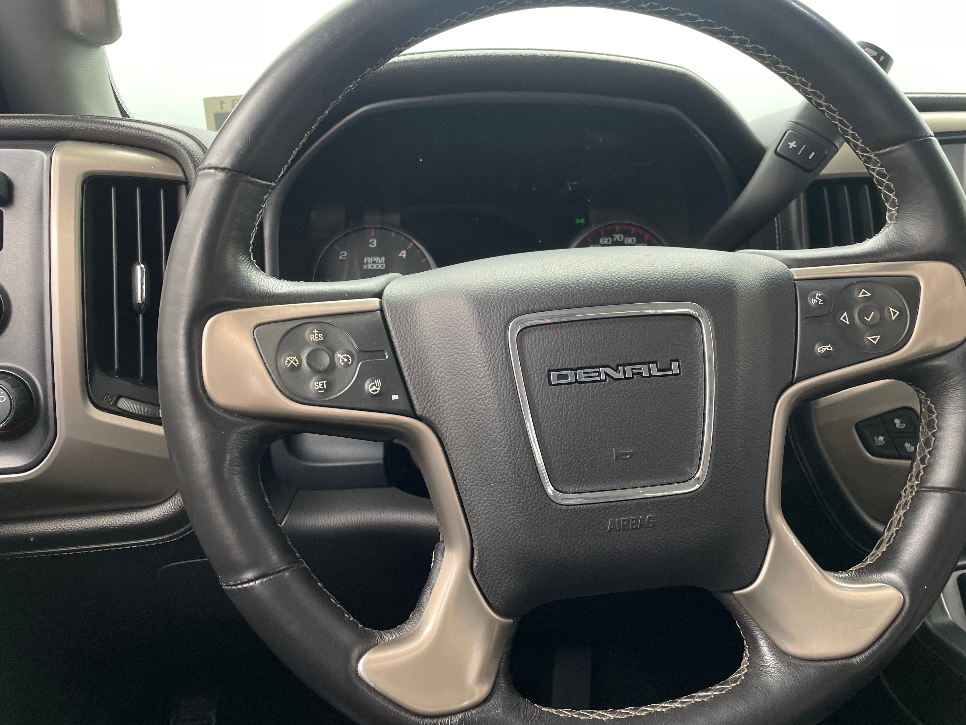 2016 GMC Sierra 2500 Denali 4