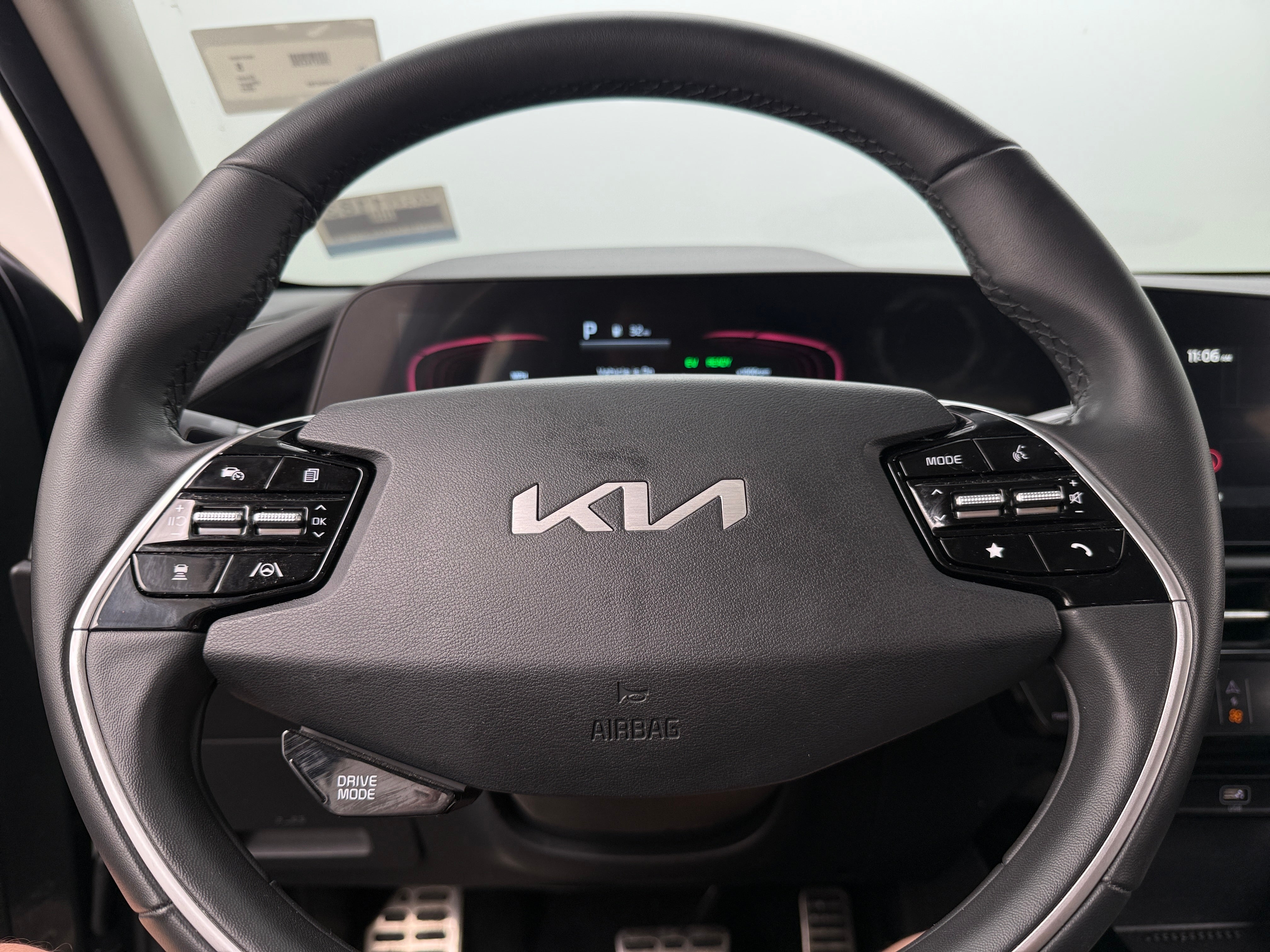 2023 Kia Niro EX Touring 4