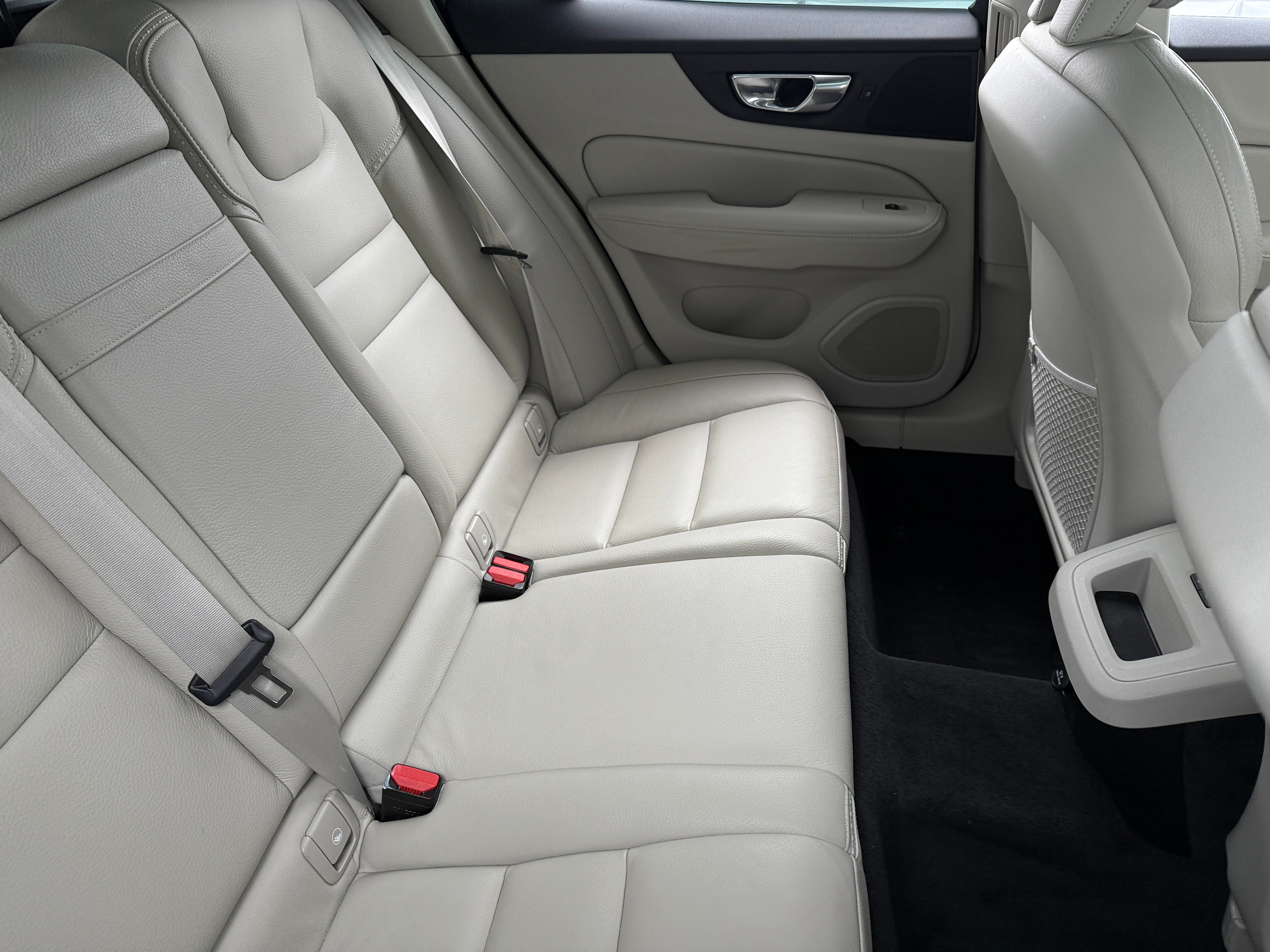 2020 Volvo V60 T5 5