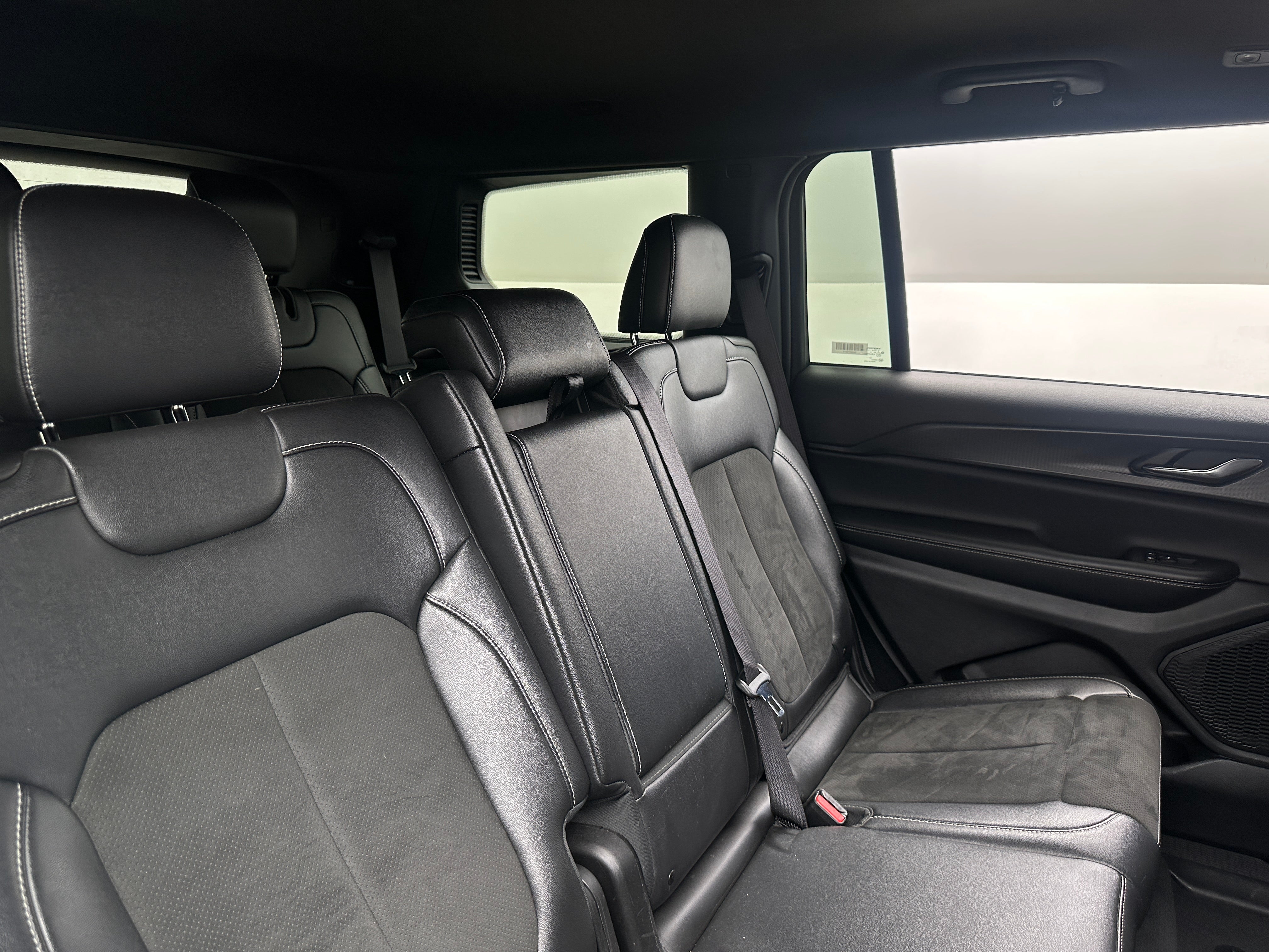 2024 Jeep Grand Cherokee L Altitude 5