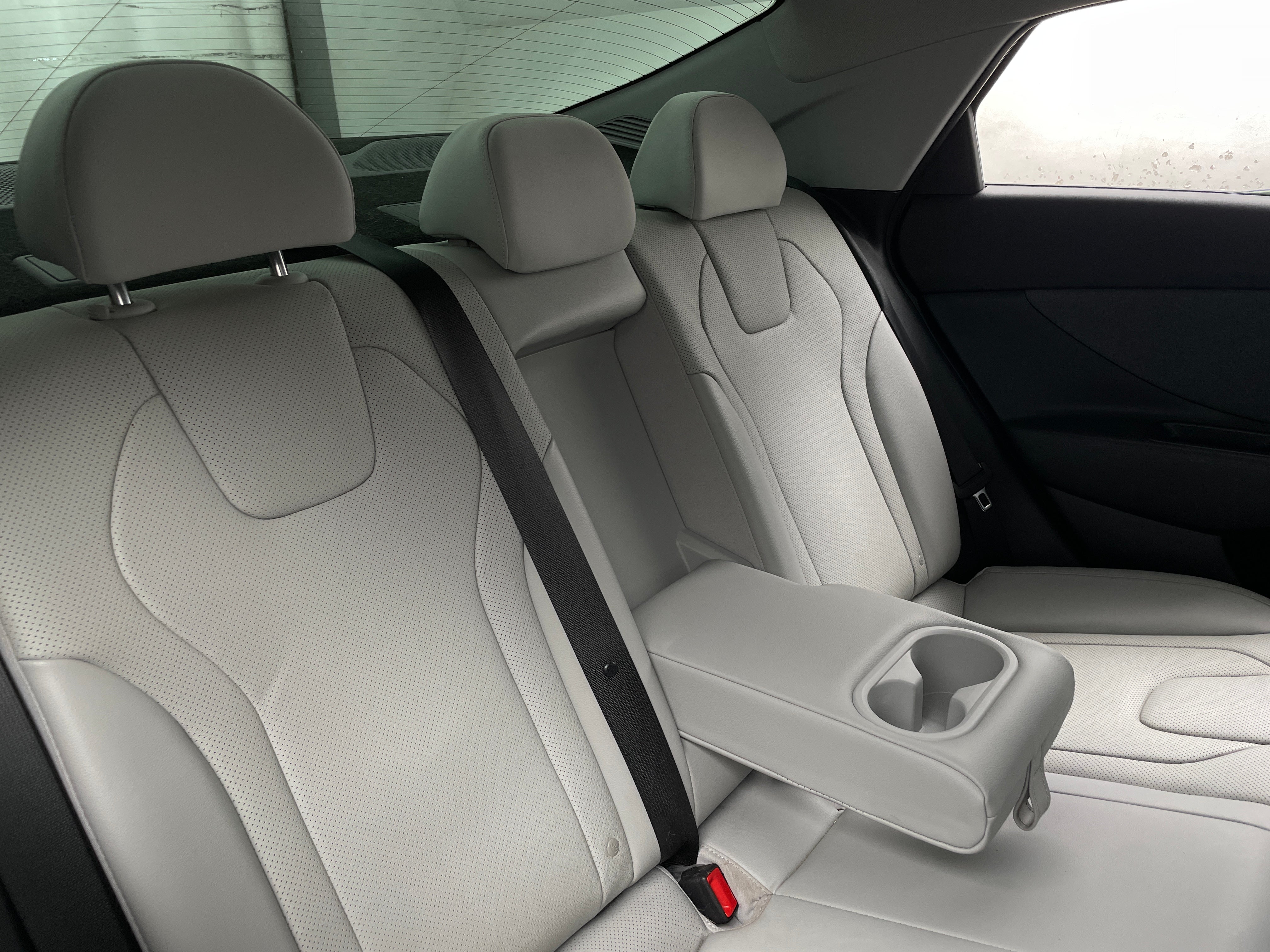 2022 Hyundai Elantra Limited Edition 5