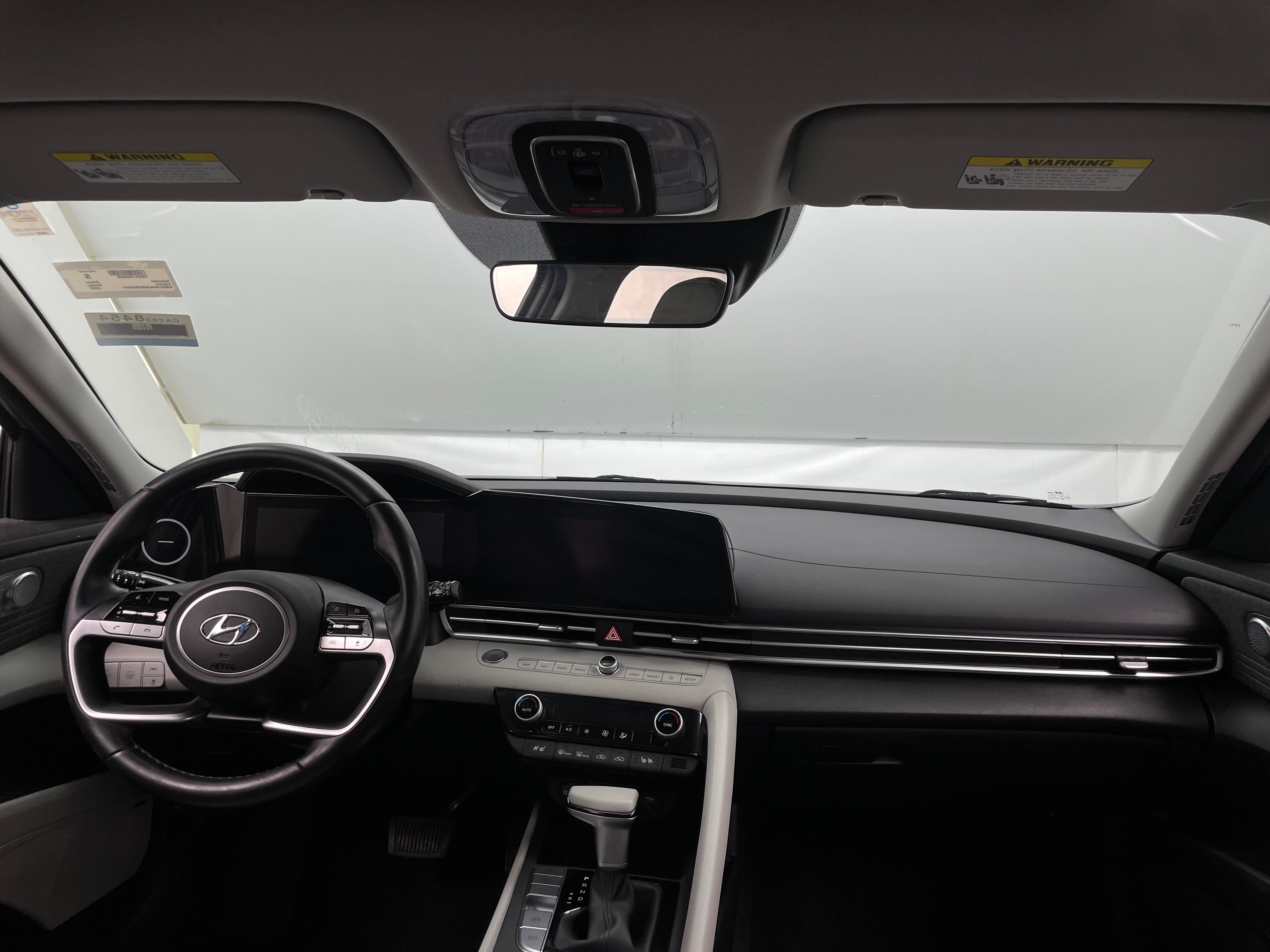 2022 Hyundai Elantra Limited Edition 2