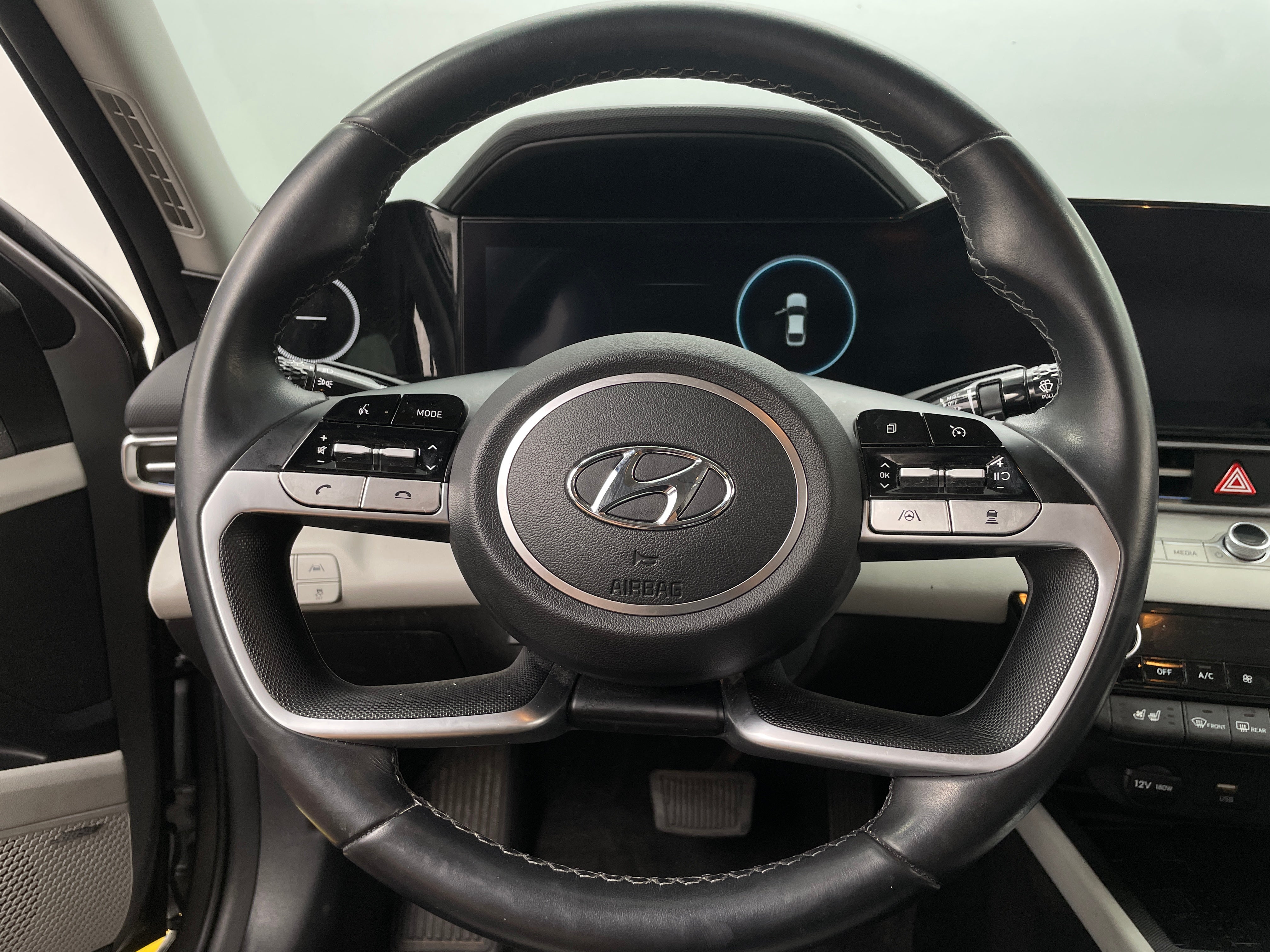 2022 Hyundai Elantra Limited Edition 4