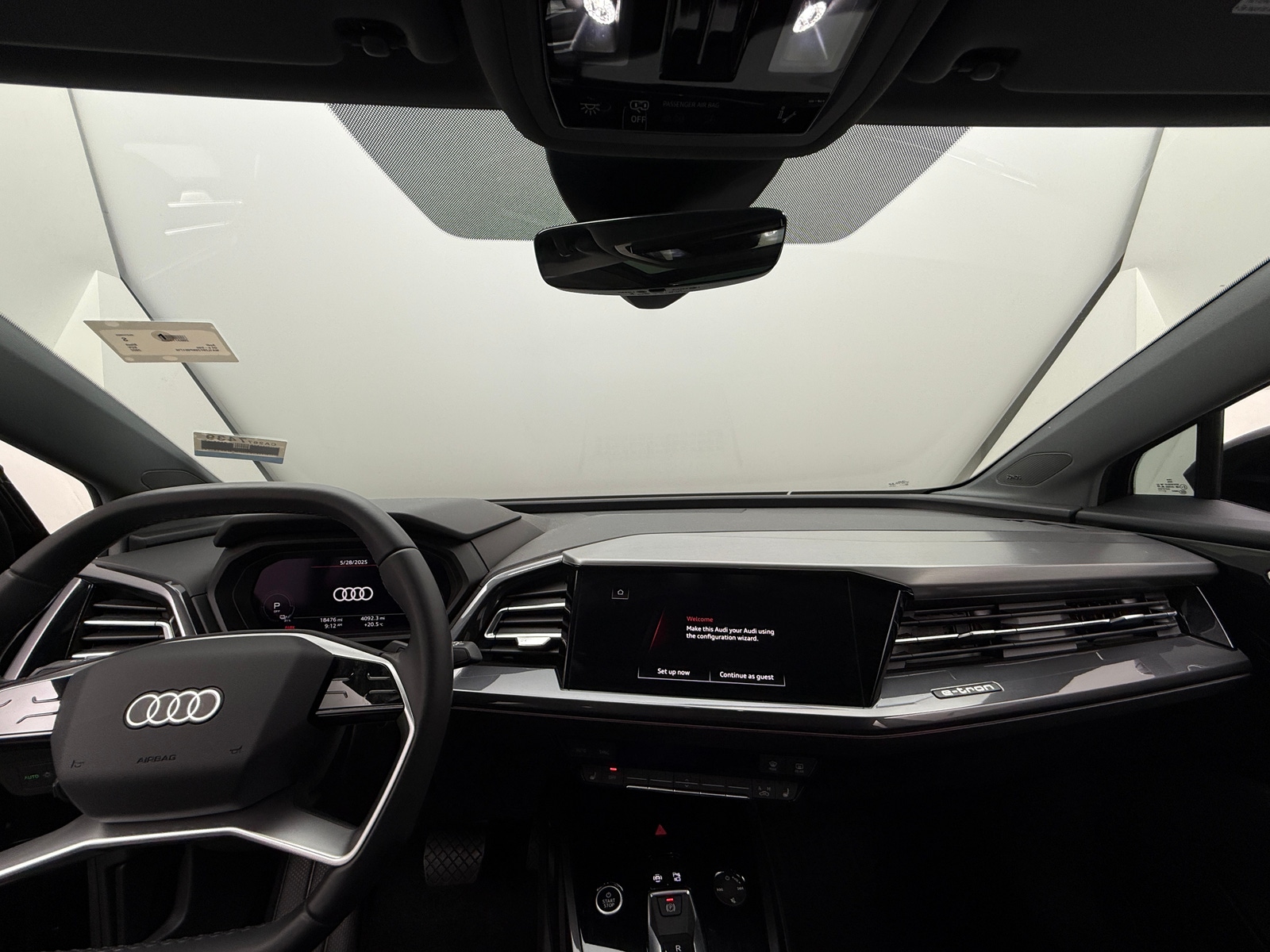 Thumbnail: 2022 Audi Q4 e-tron - 2