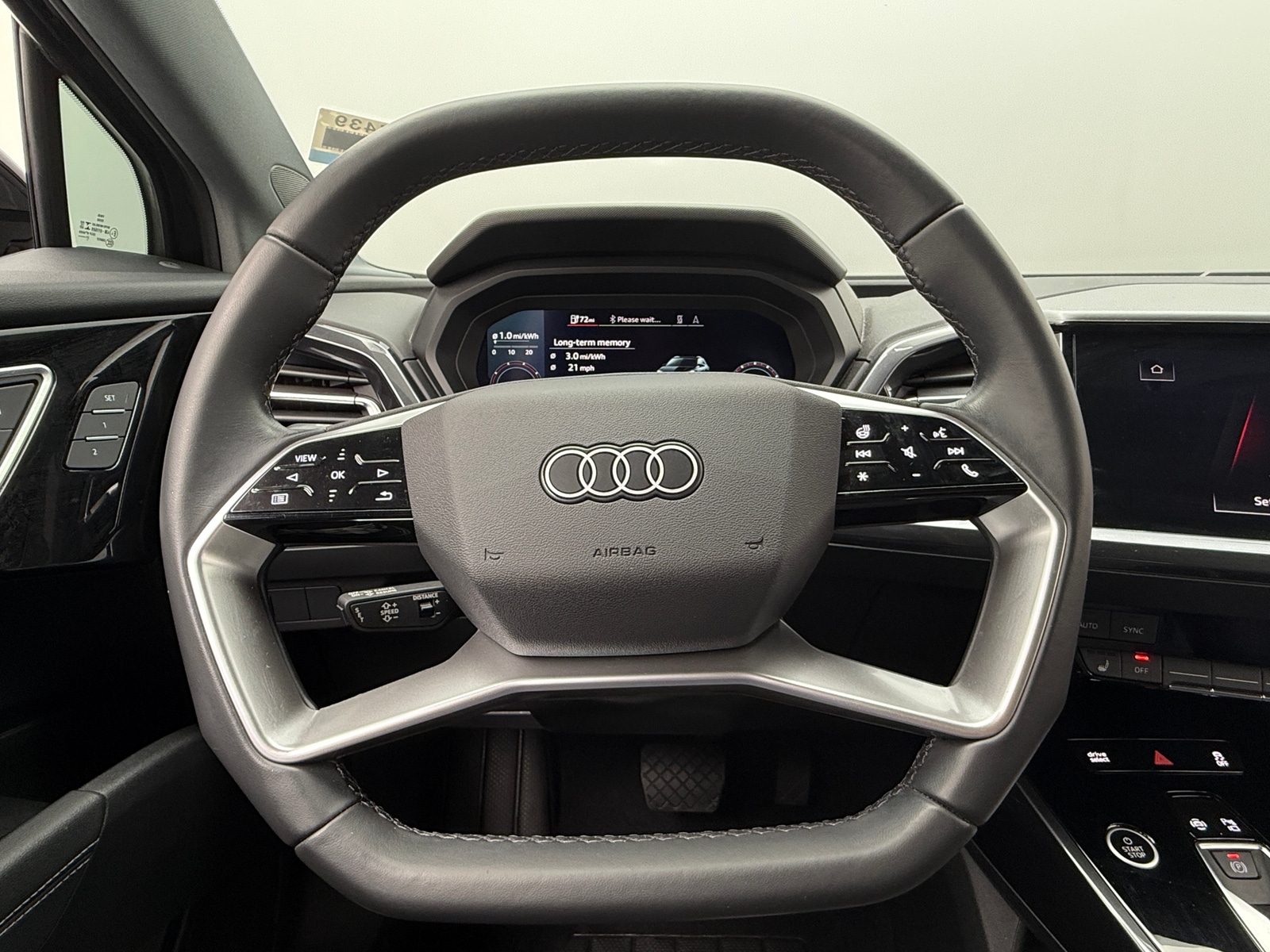 Thumbnail: 2022 Audi Q4 e-tron - 4