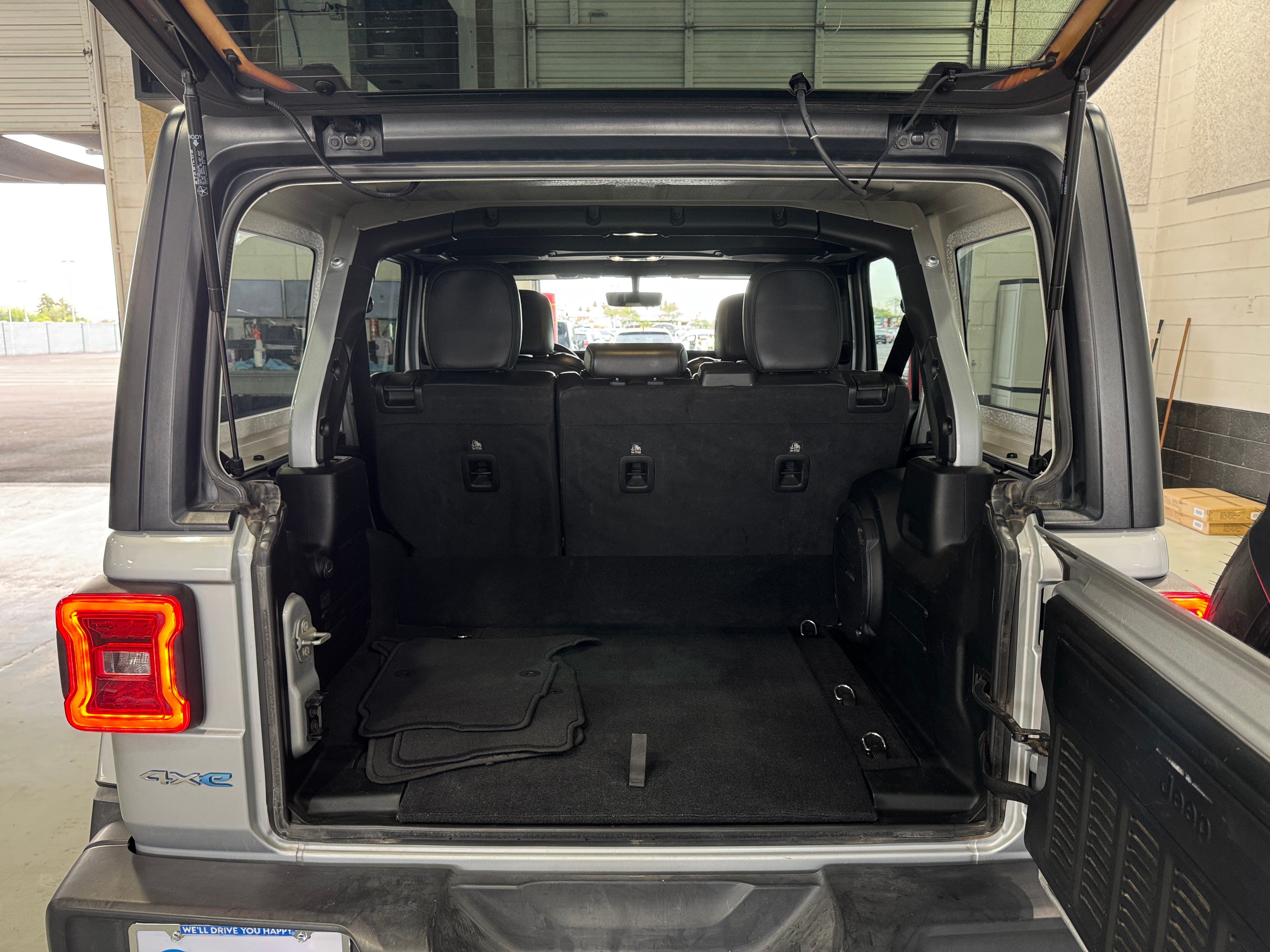 2023 Jeep Wrangler Sahara 4xe 6