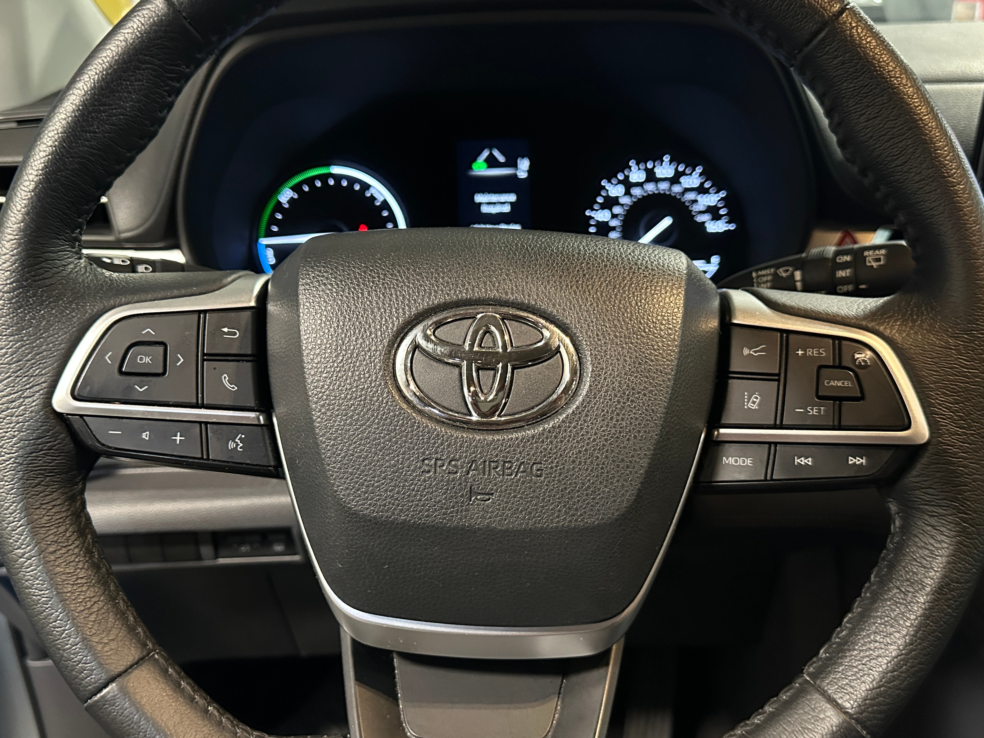2022 Toyota Sienna XLE 4