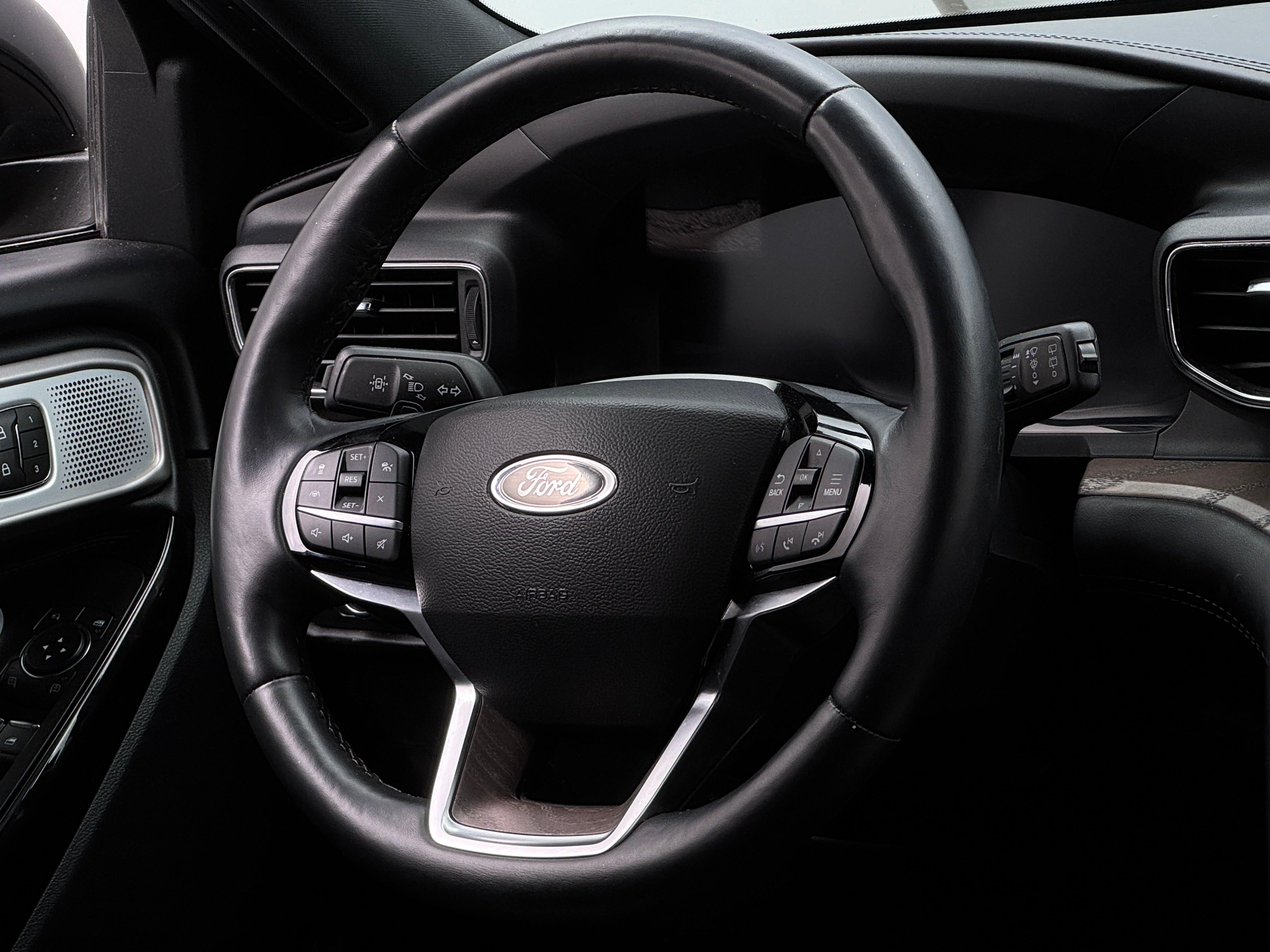 2021 Ford Explorer Platinum 4